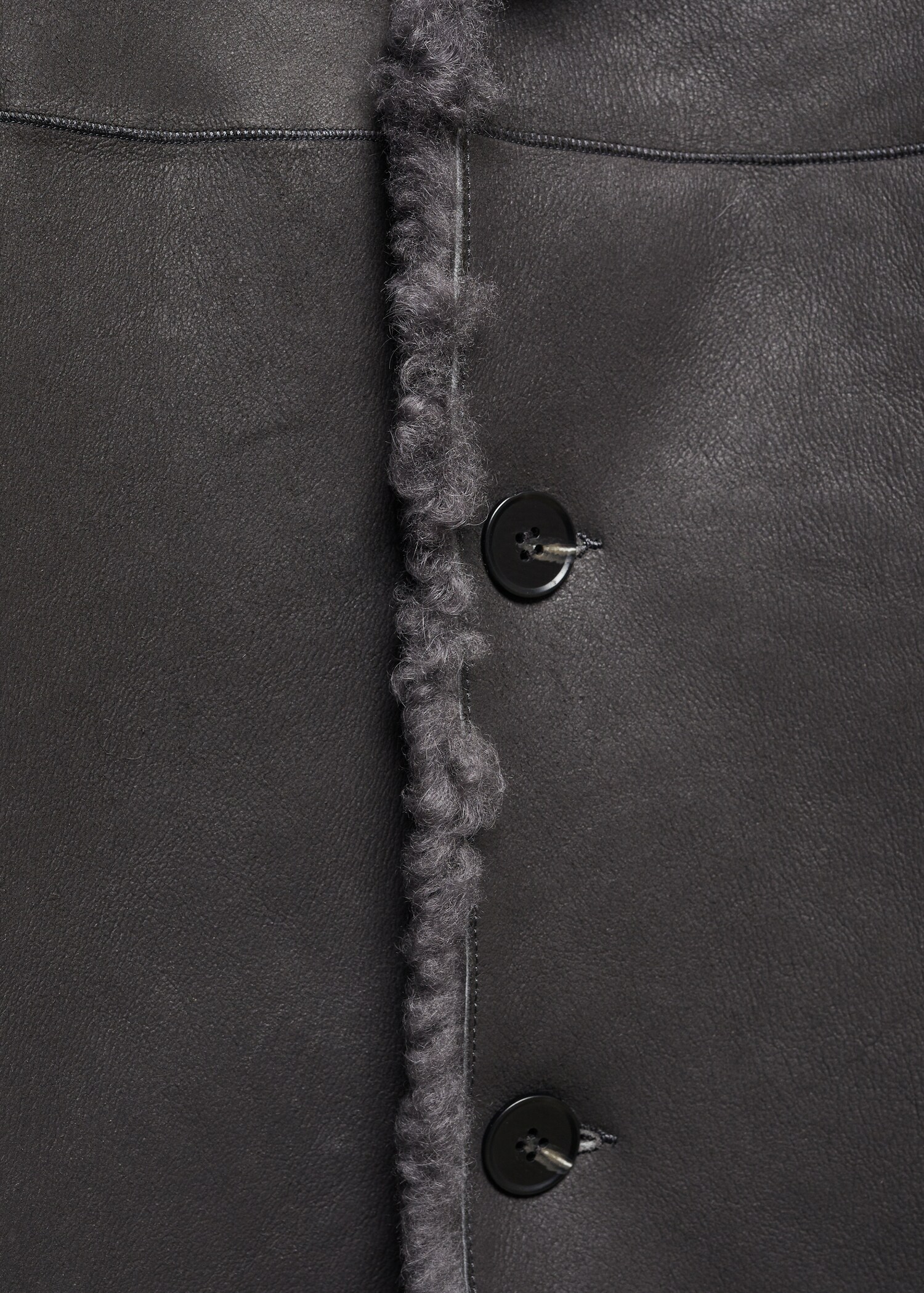 Reversible sheepskin fur-effect coat - Details of the article 0