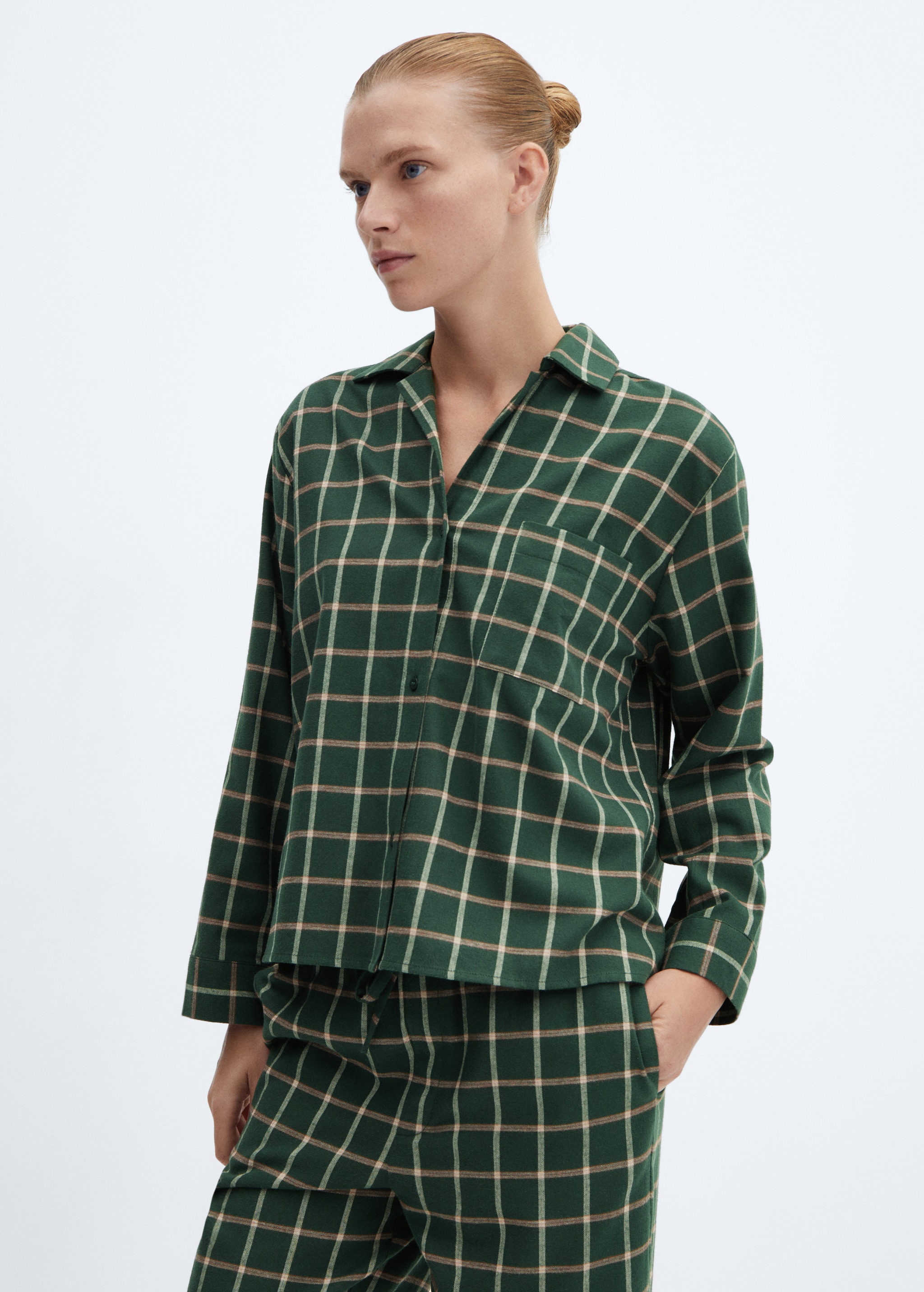 Chemise pyjama carreaux flanelle - Plan moyen