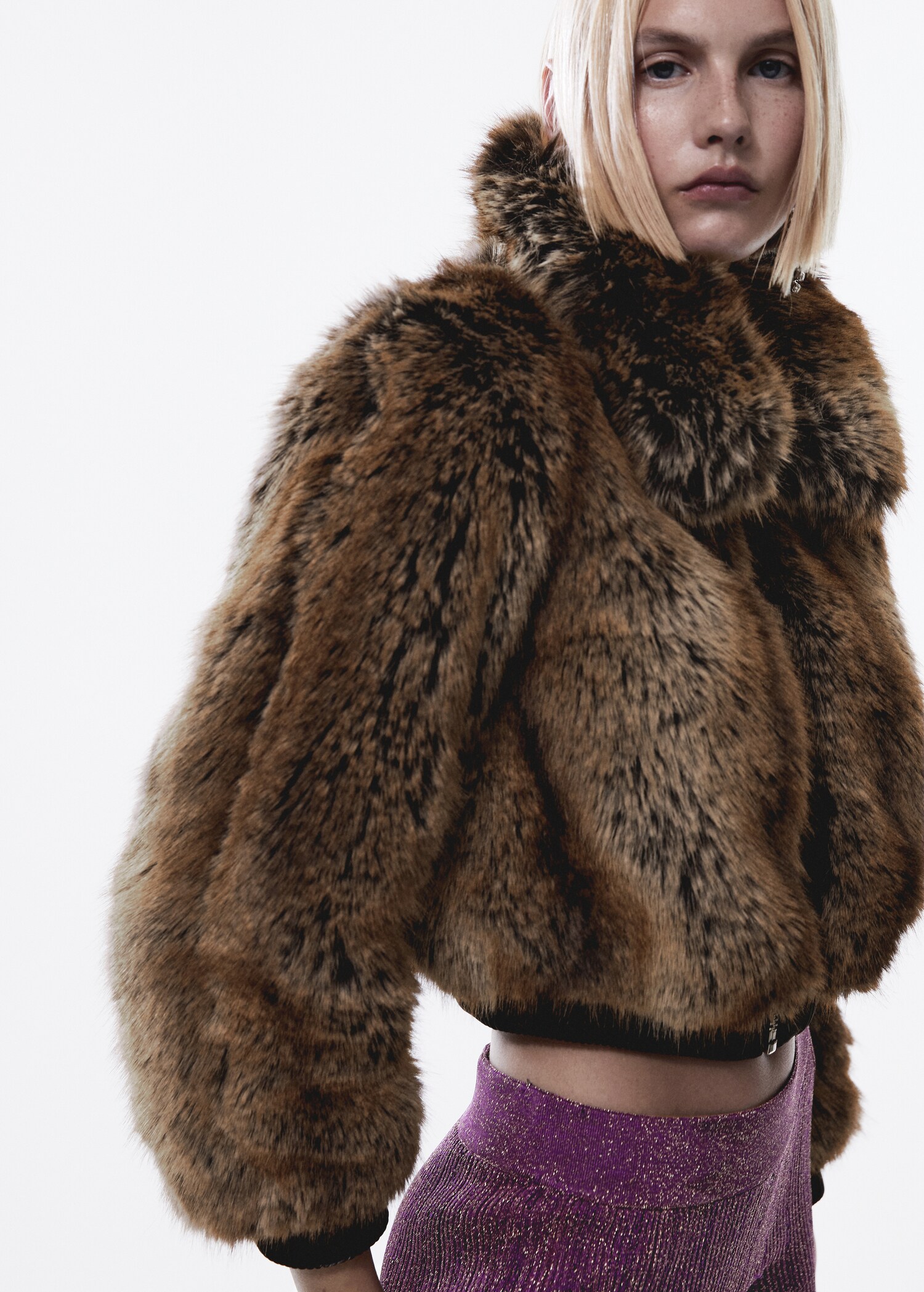 Veste bomber crop fausse fourrure - Plan moyen