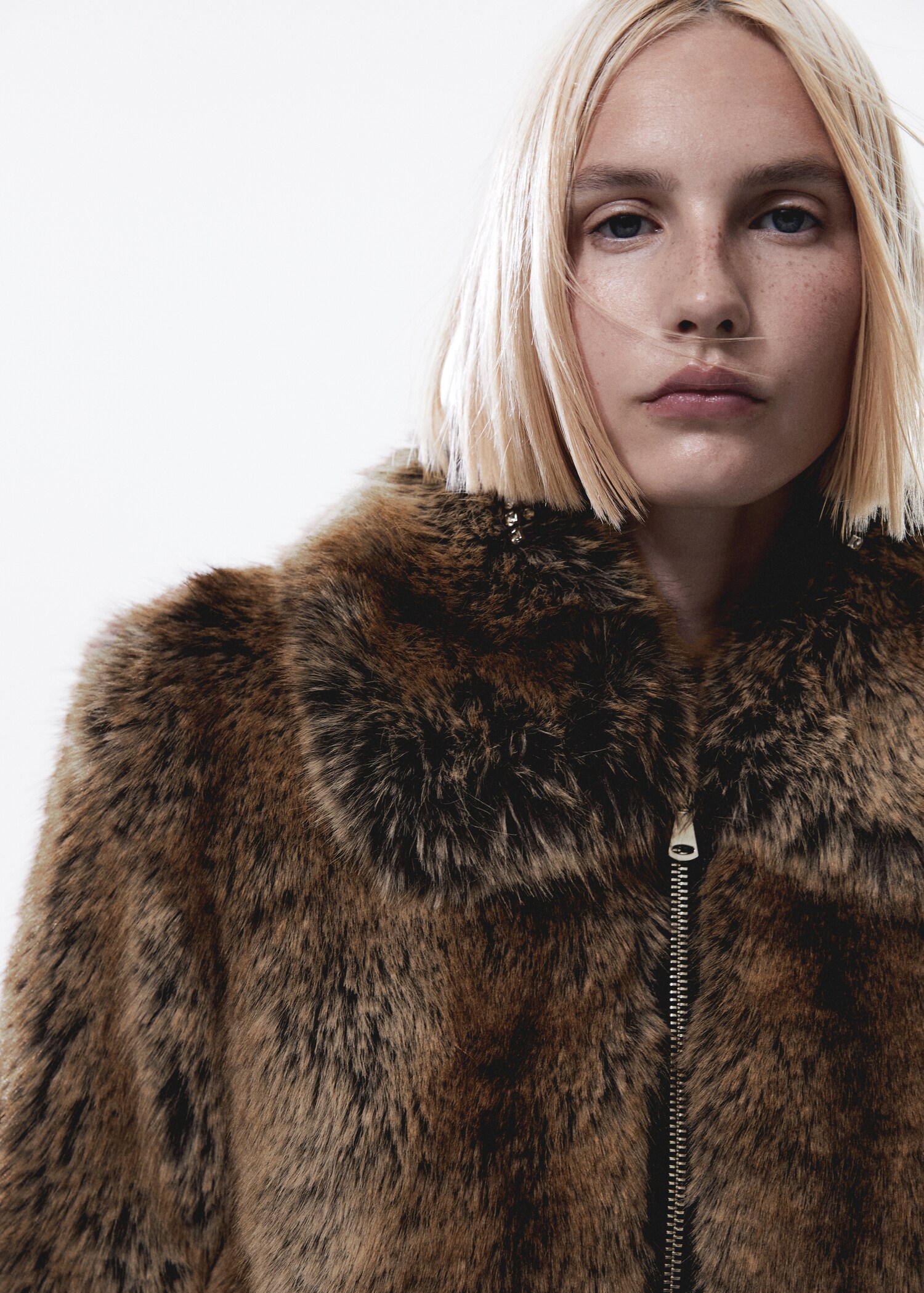 Veste bomber crop fausse fourrure - Détail de l'article 1