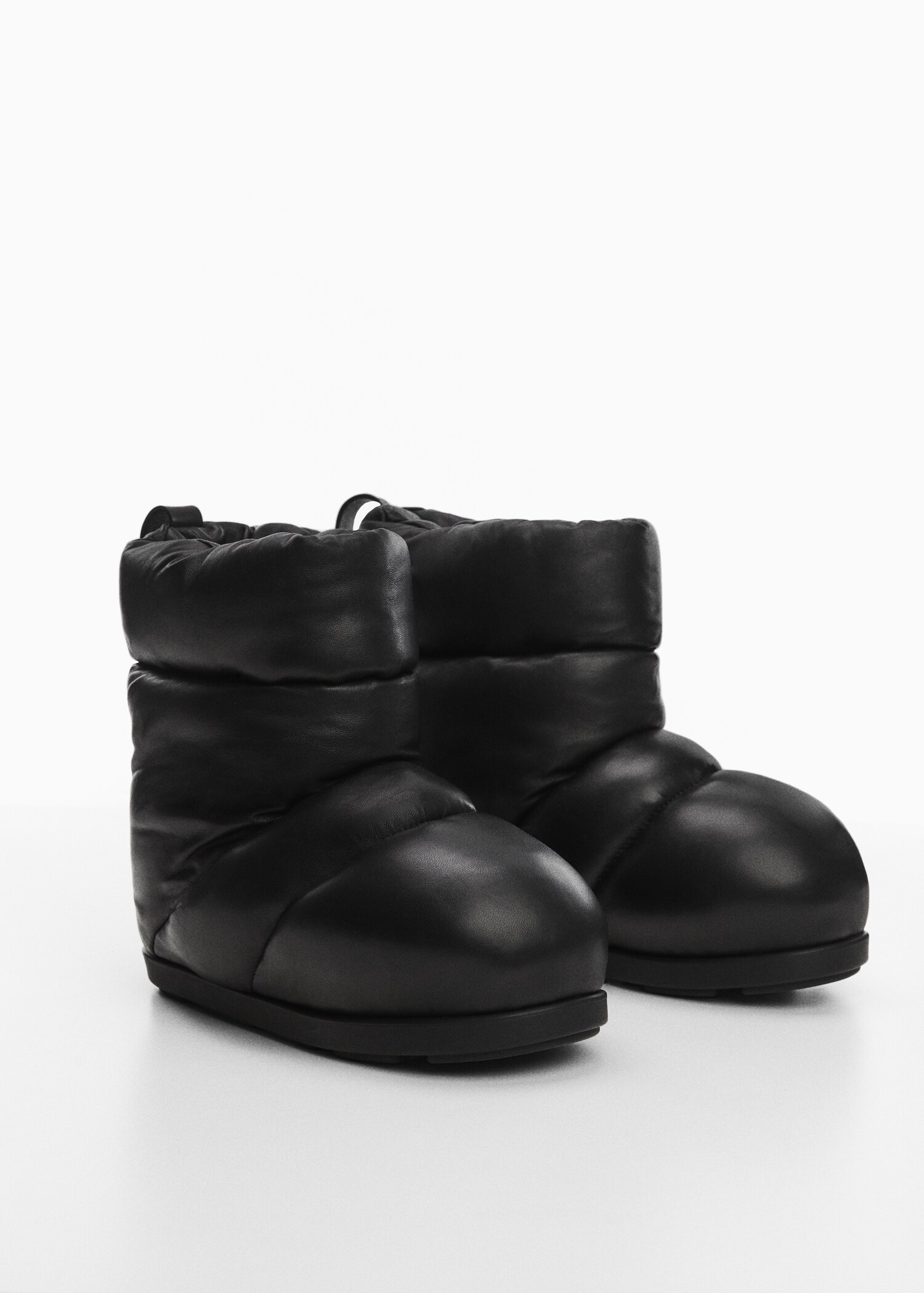 Bottines suède imitation mouton retourné - Plan moyen