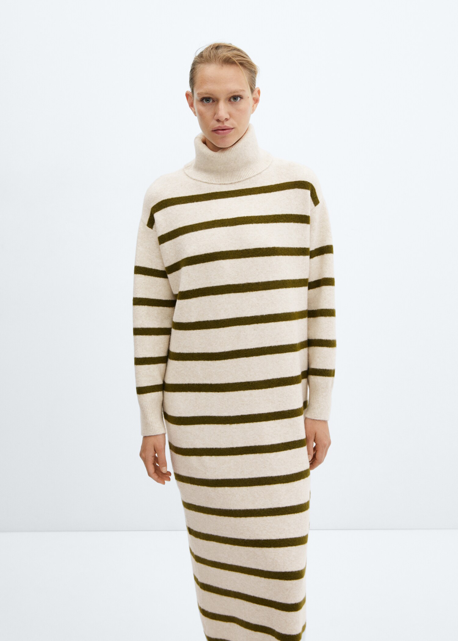 Knitted turtleneck dress - Middenvlak