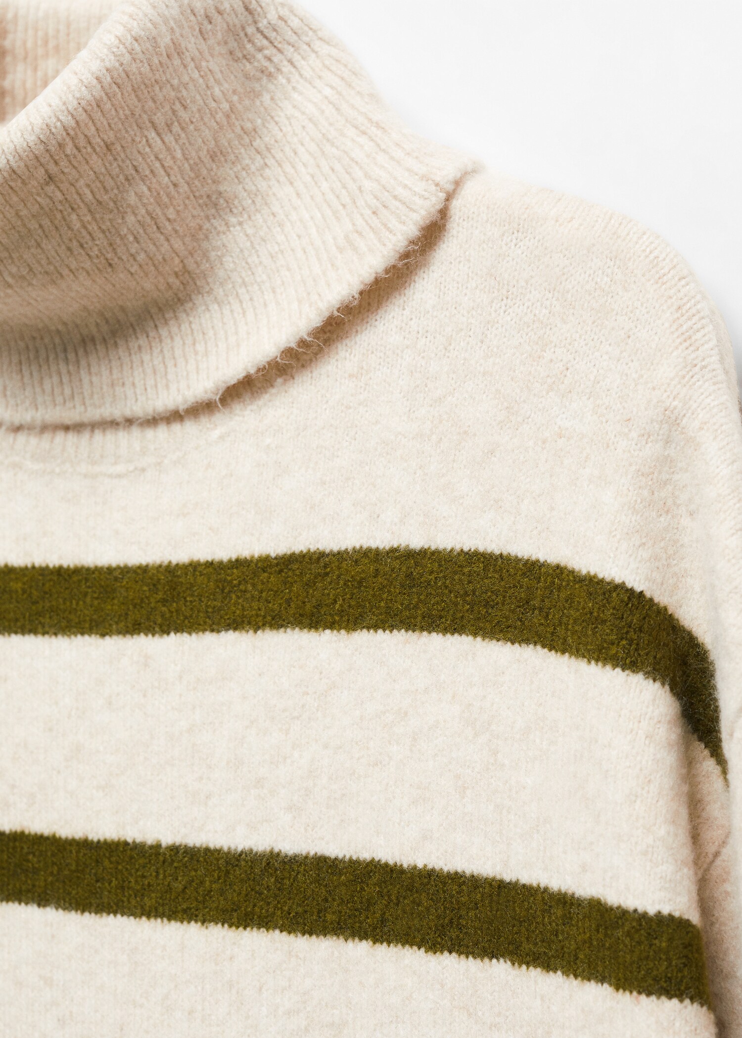 Knitted turtleneck dress - Detail van het artikel 8