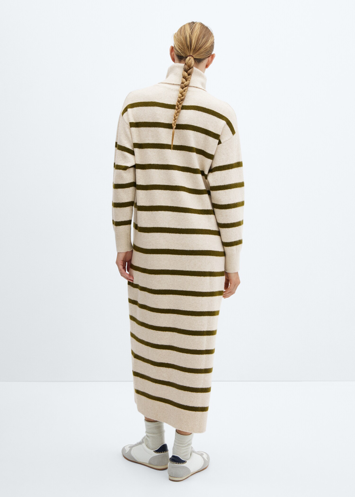 Knitted turtleneck dress - Achterkant van het artikel