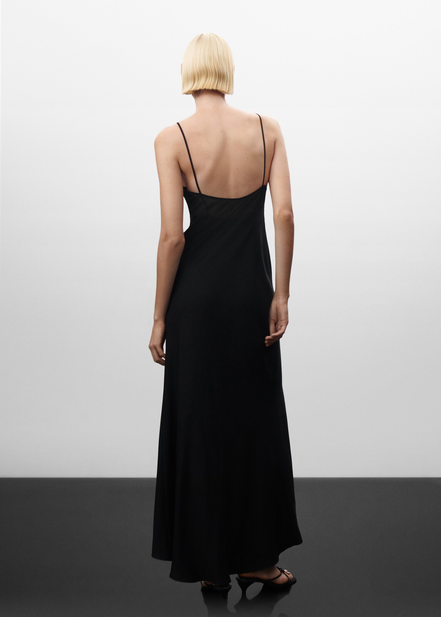 Semi-transparent panel ruffle dress - Reverse of the article