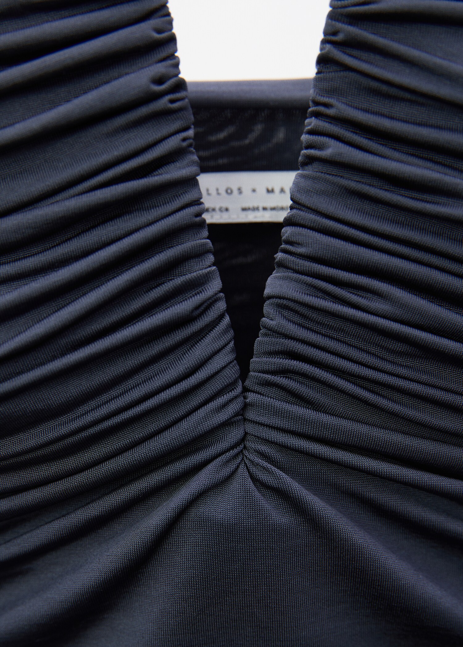 Vestito drappeggiato senza spallini - Dettaglio dell'articolo 8