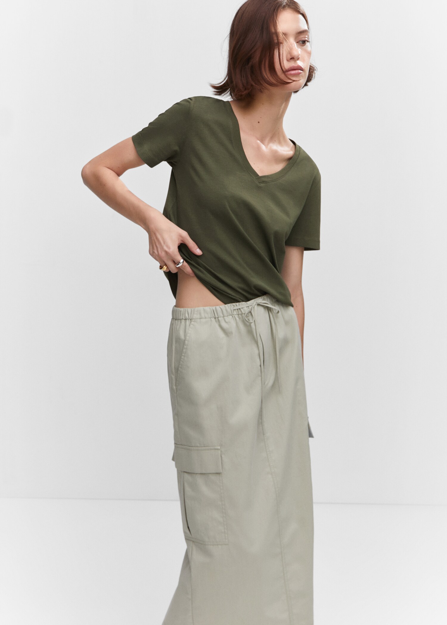 V-neck cotton T-shirt - Medium plane