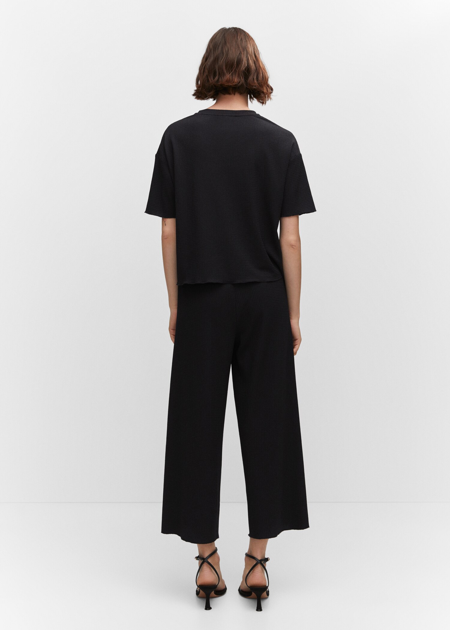 Textured culotte pants - Reverse of the article