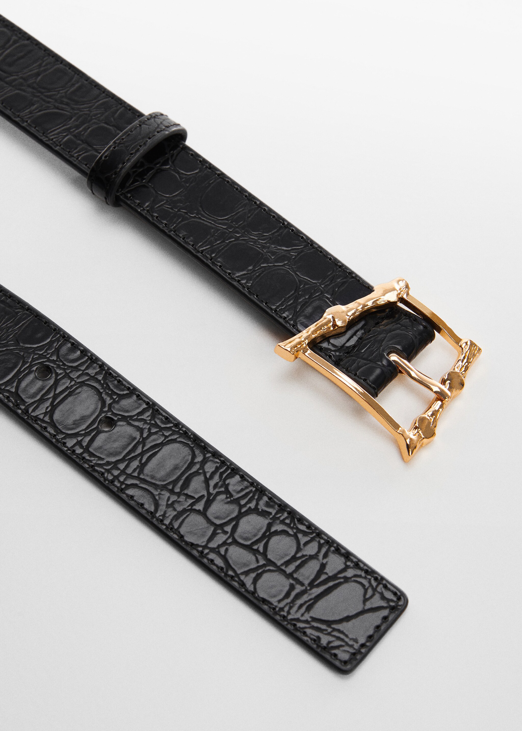 Embossed buckle croc-effect belt - Details of the article 1