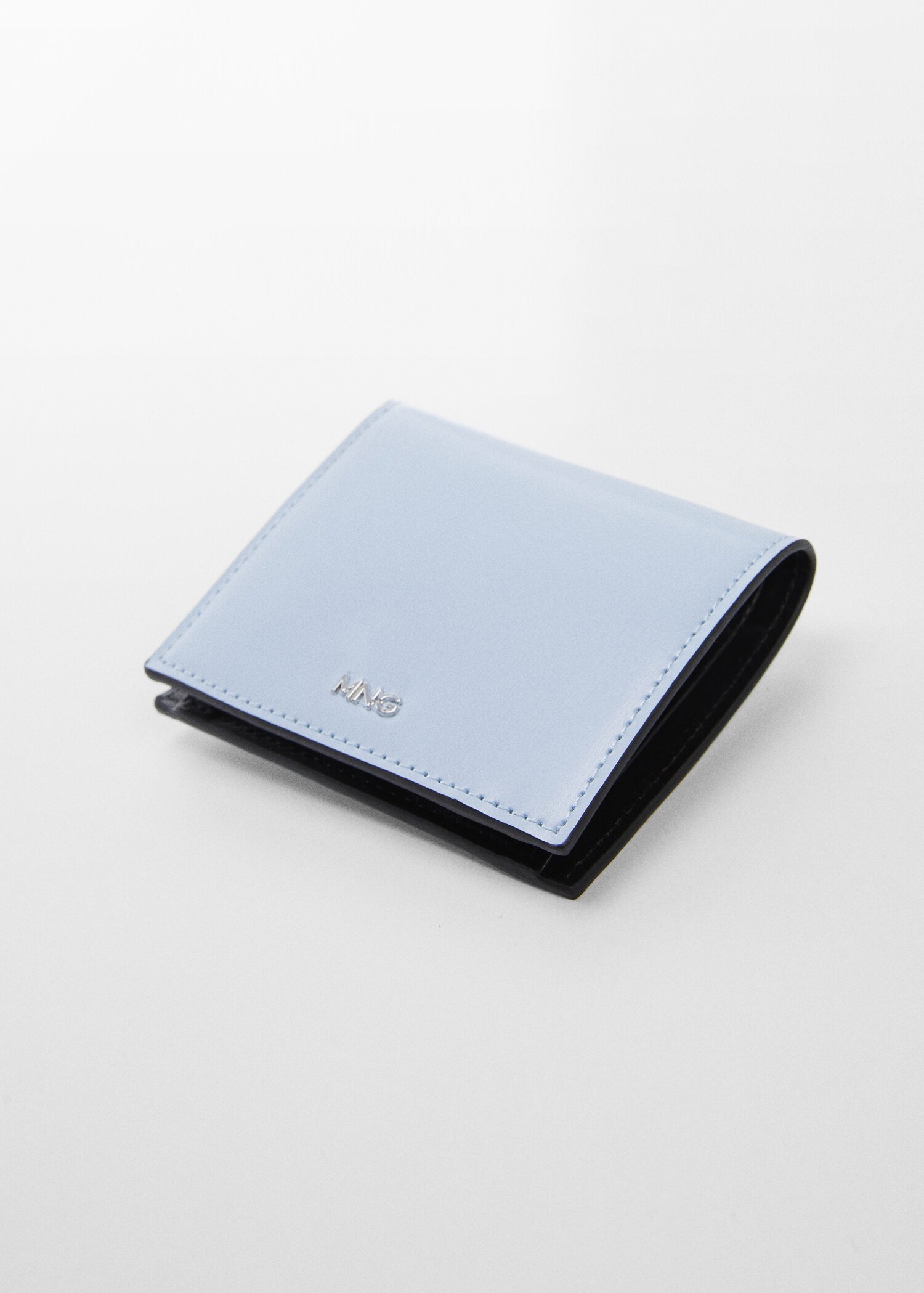 Embossed wallet with logo - Details of the article 1