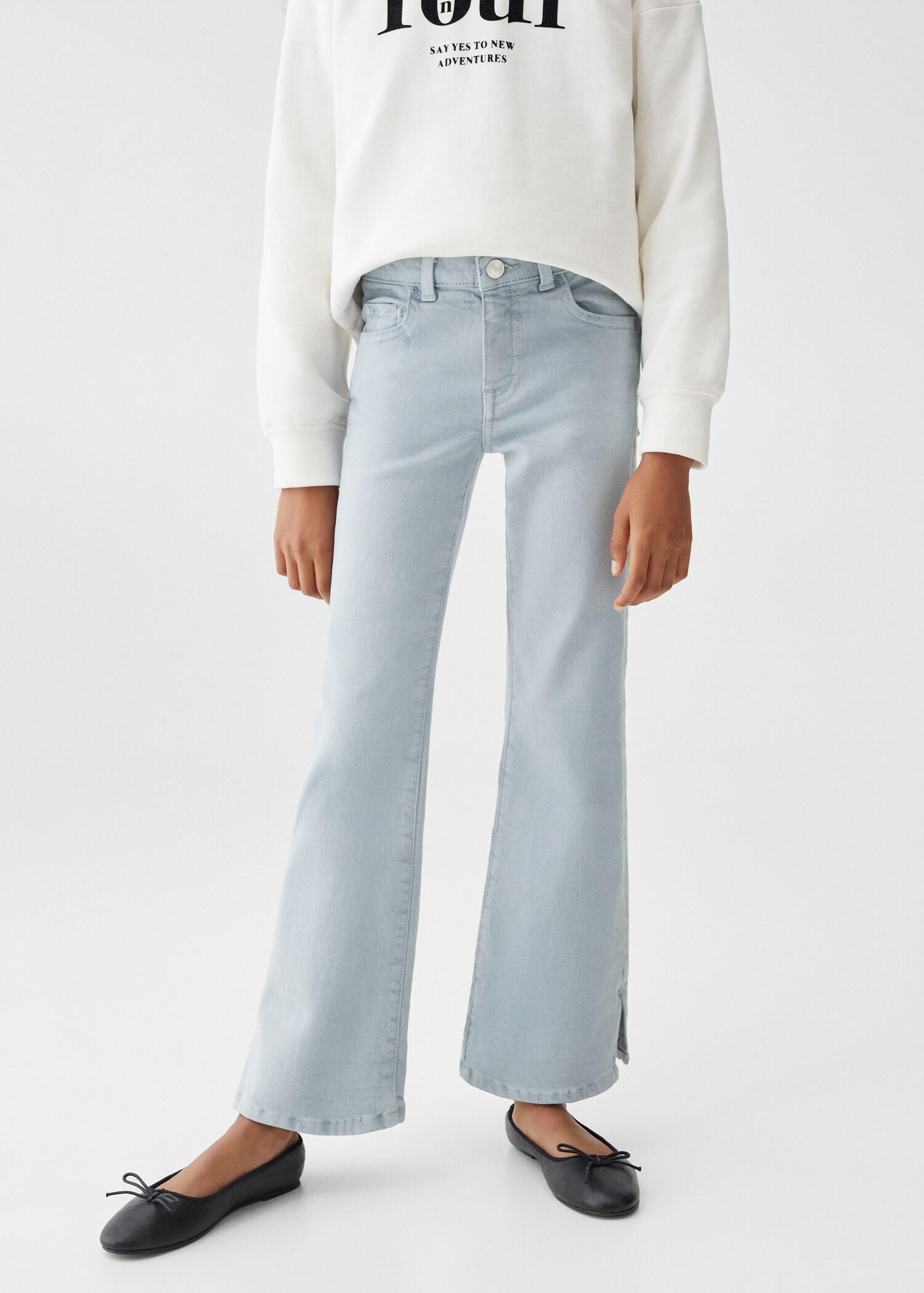 Jeans flare aberturas - Plano medio