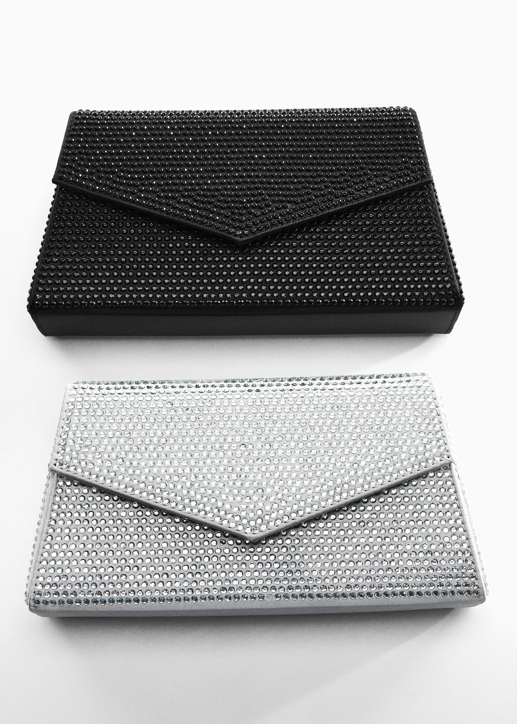 Chain bag with crystals