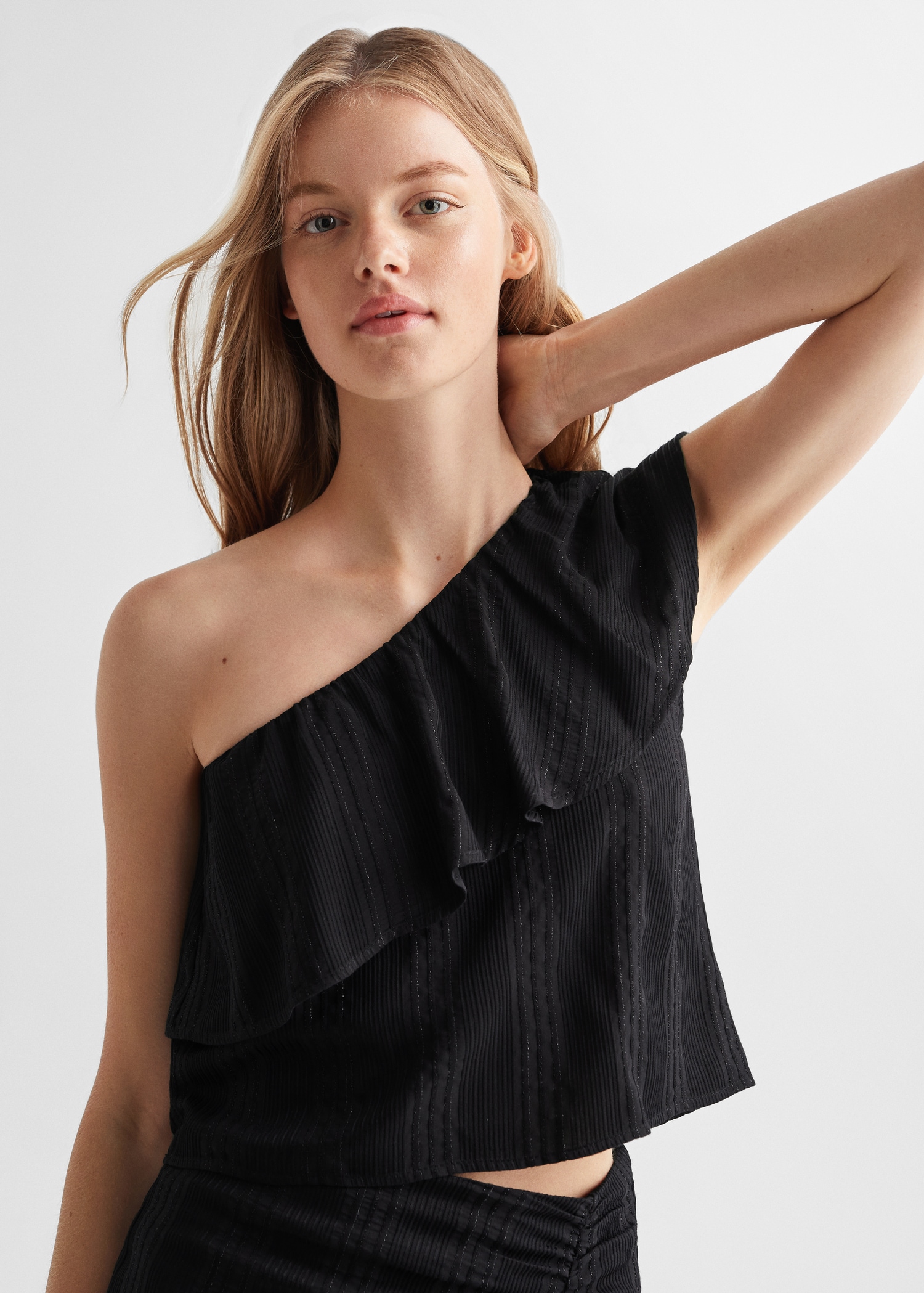 بلوزة غير متماثلة بتفاصيل لامعة - تفاصيل المنتج 1