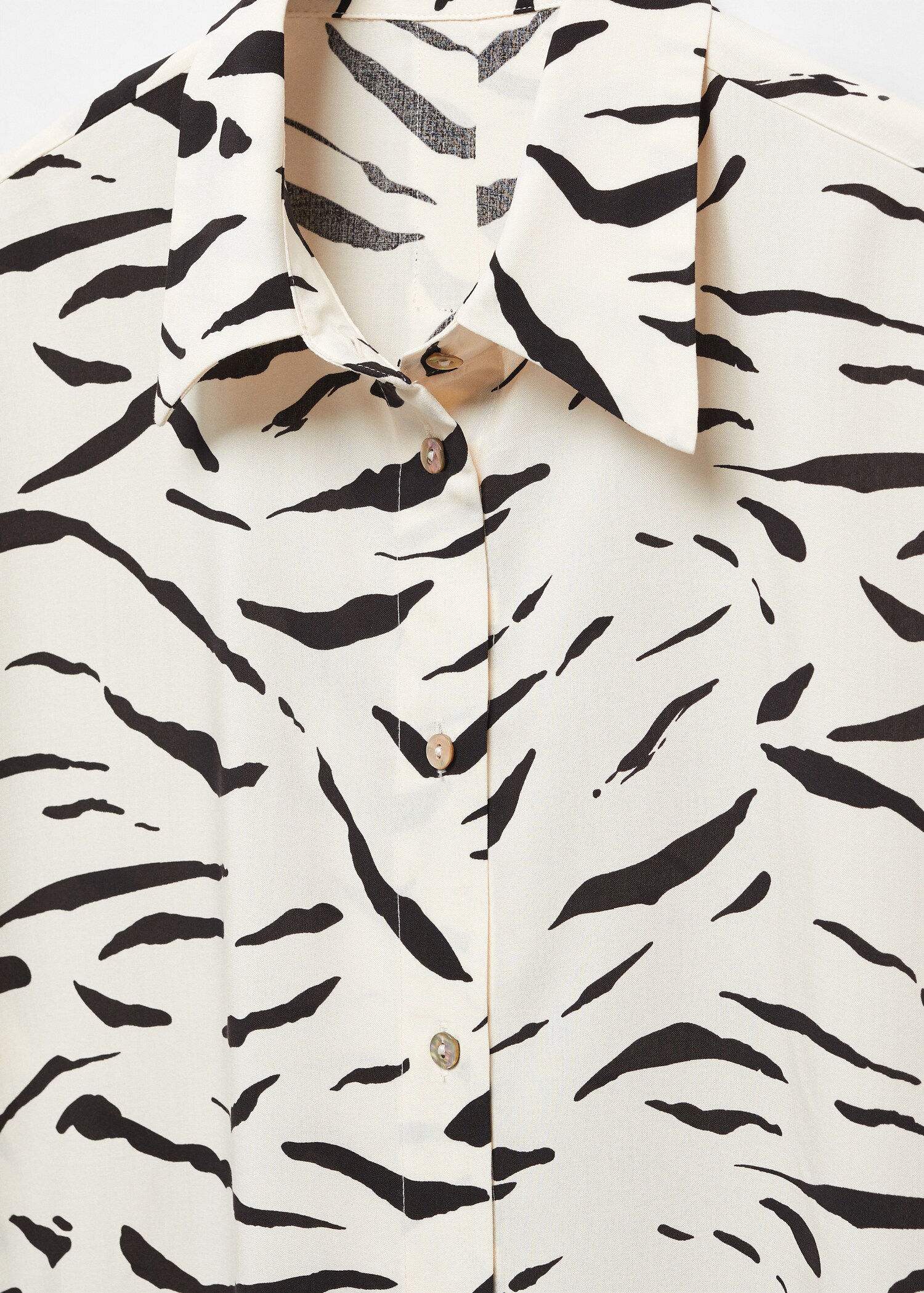 Printed flowy shirt - Details of the article 8