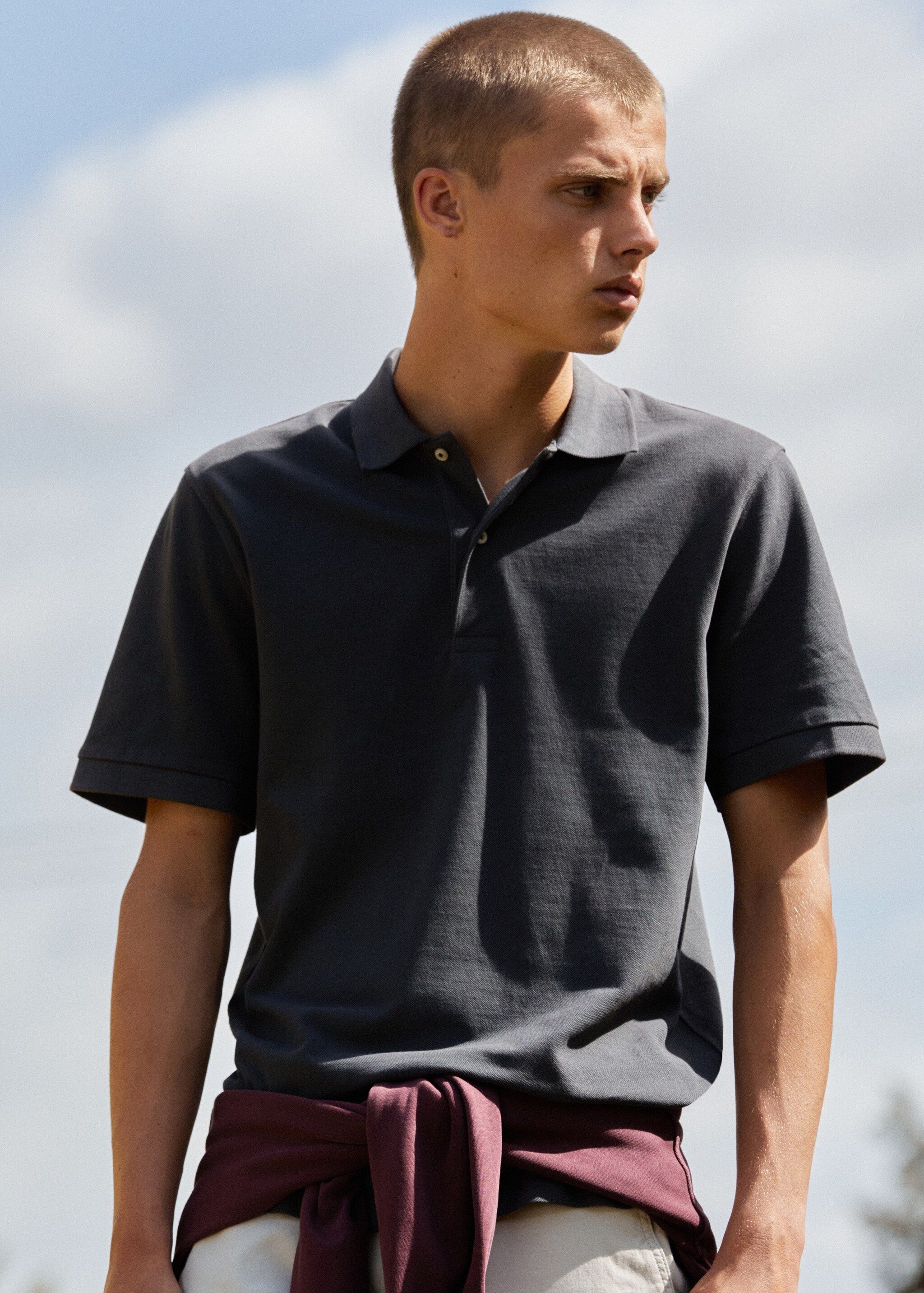 Short-sleeved cotton polo shirt - Details of the article 5