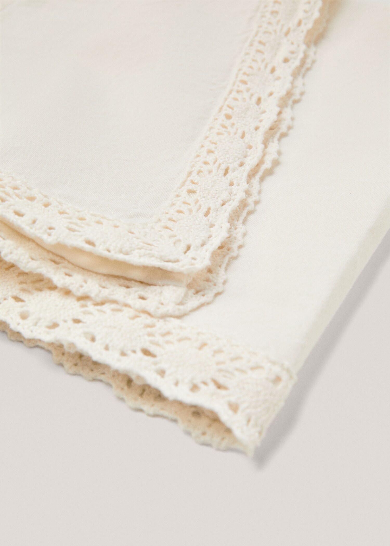 Pack of two lace napkins - Details of the article 2