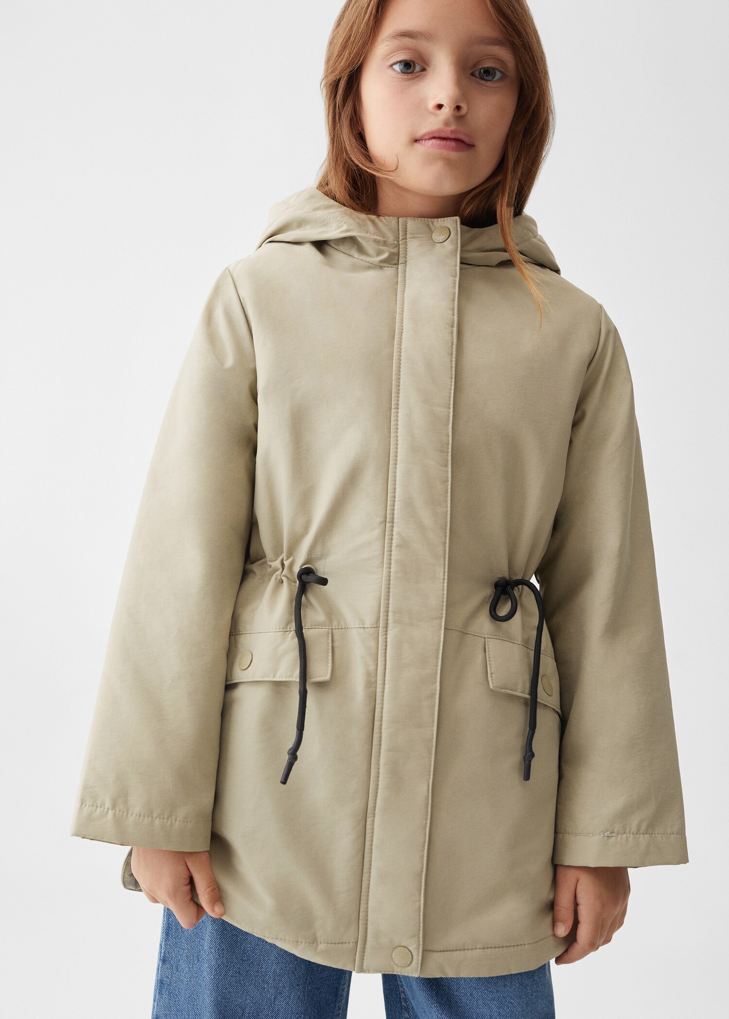 Abrigo impermeable capucha - Plano medio