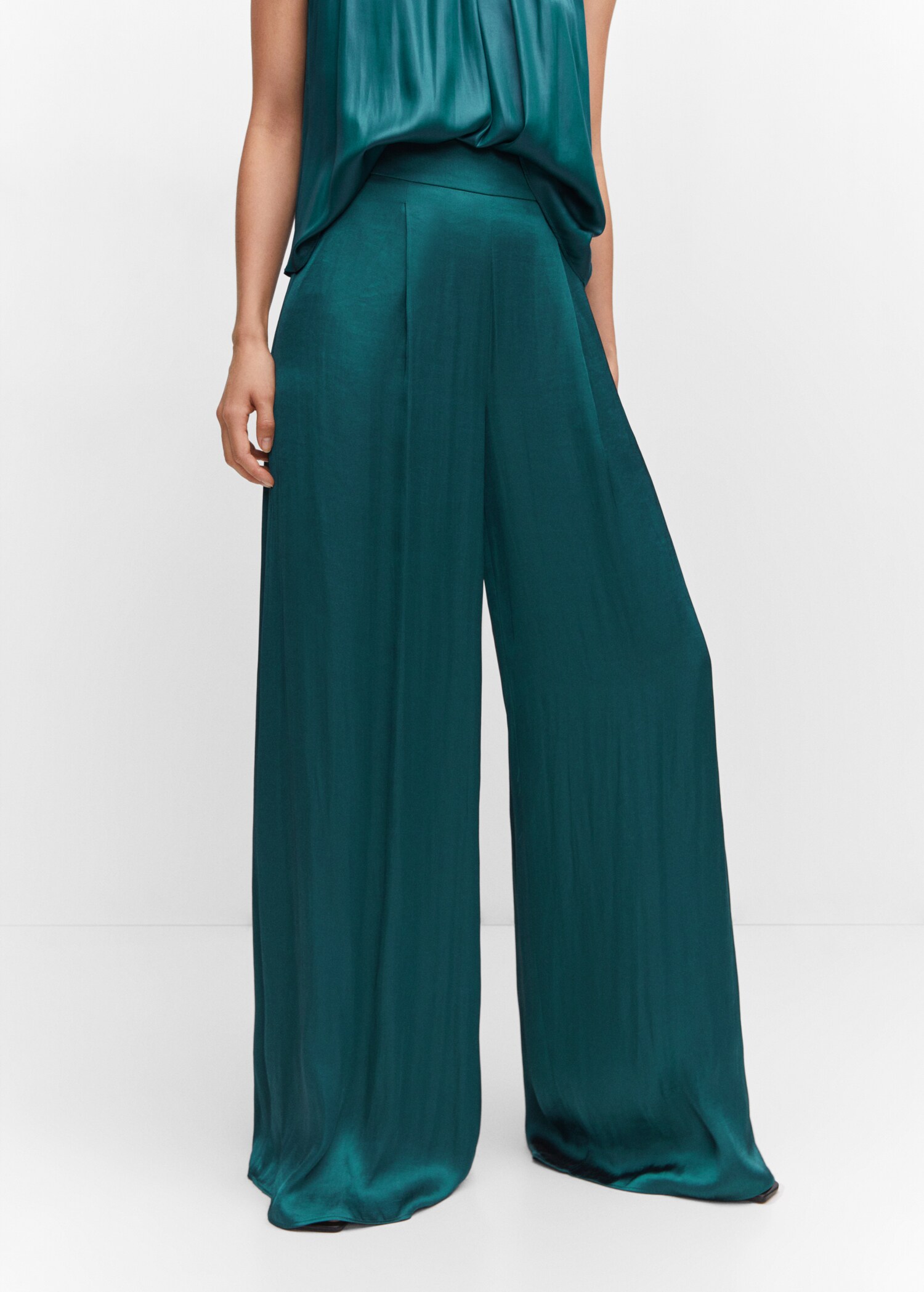 Pantalón wideleg satinado - Plano medio