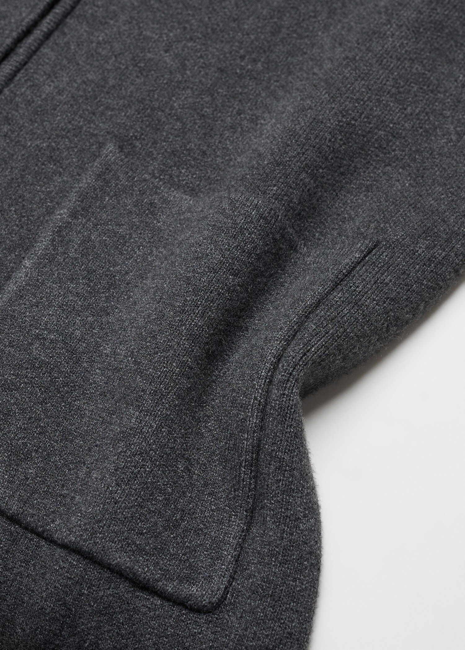 Oversized knitted coat with pockets - Details of the article 8