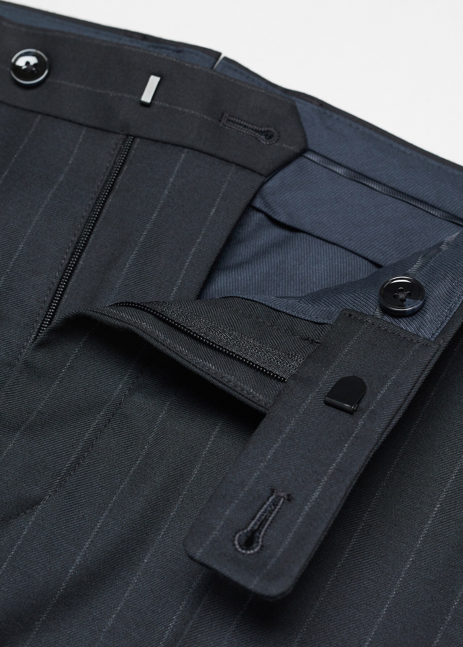 Pantaloni completo slim-fit tessuto comfort stretch - Dettaglio dell'articolo 8