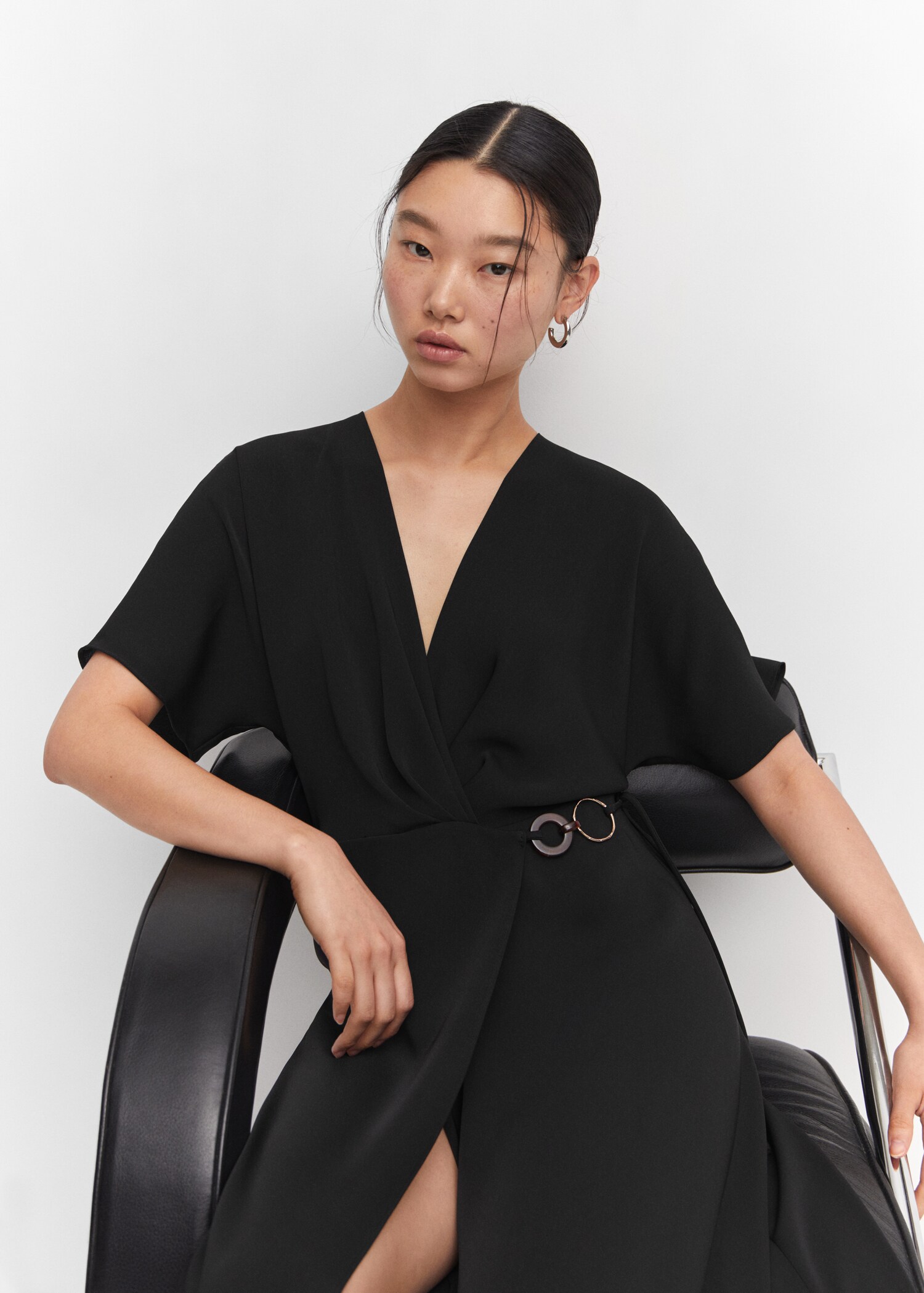 Wrap dress with hoop detail - Details of the article 2