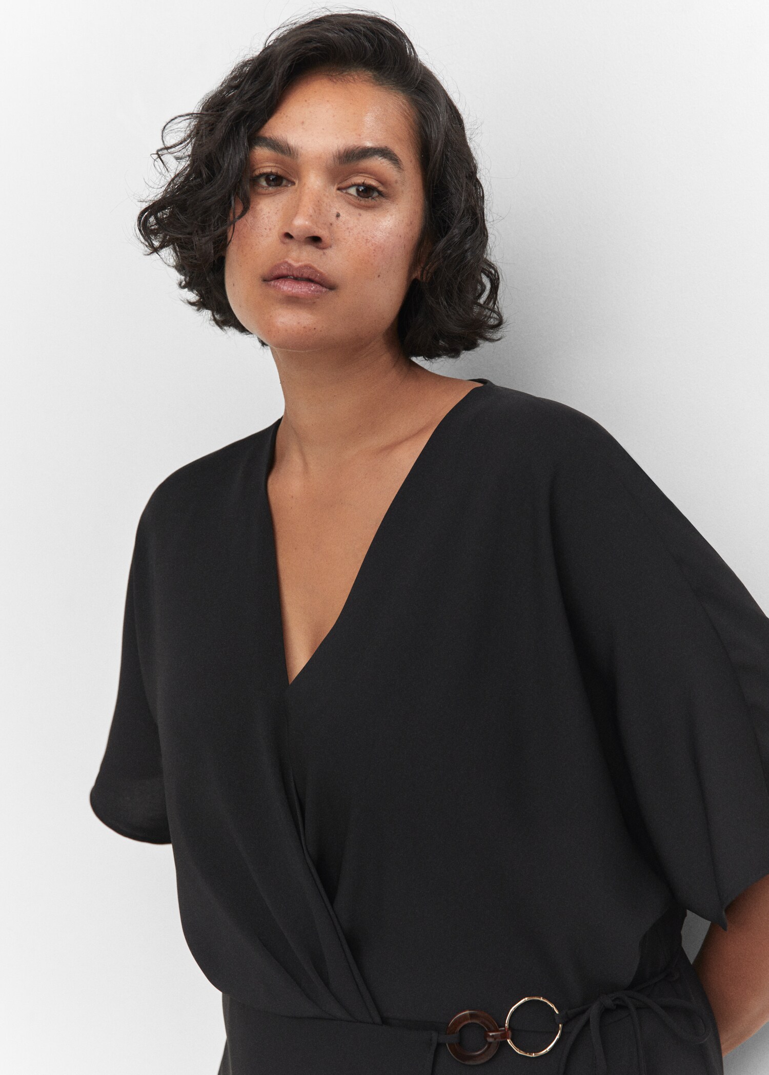 Wrap dress with hoop detail - Details of the article 4