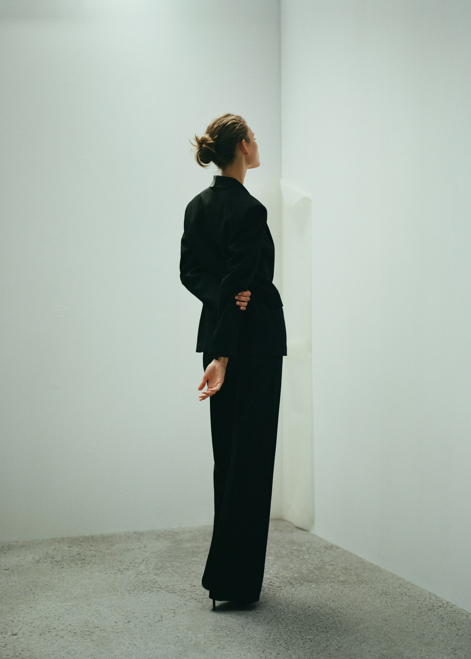Palazzo suit trousers with satin details - Details of the article 6