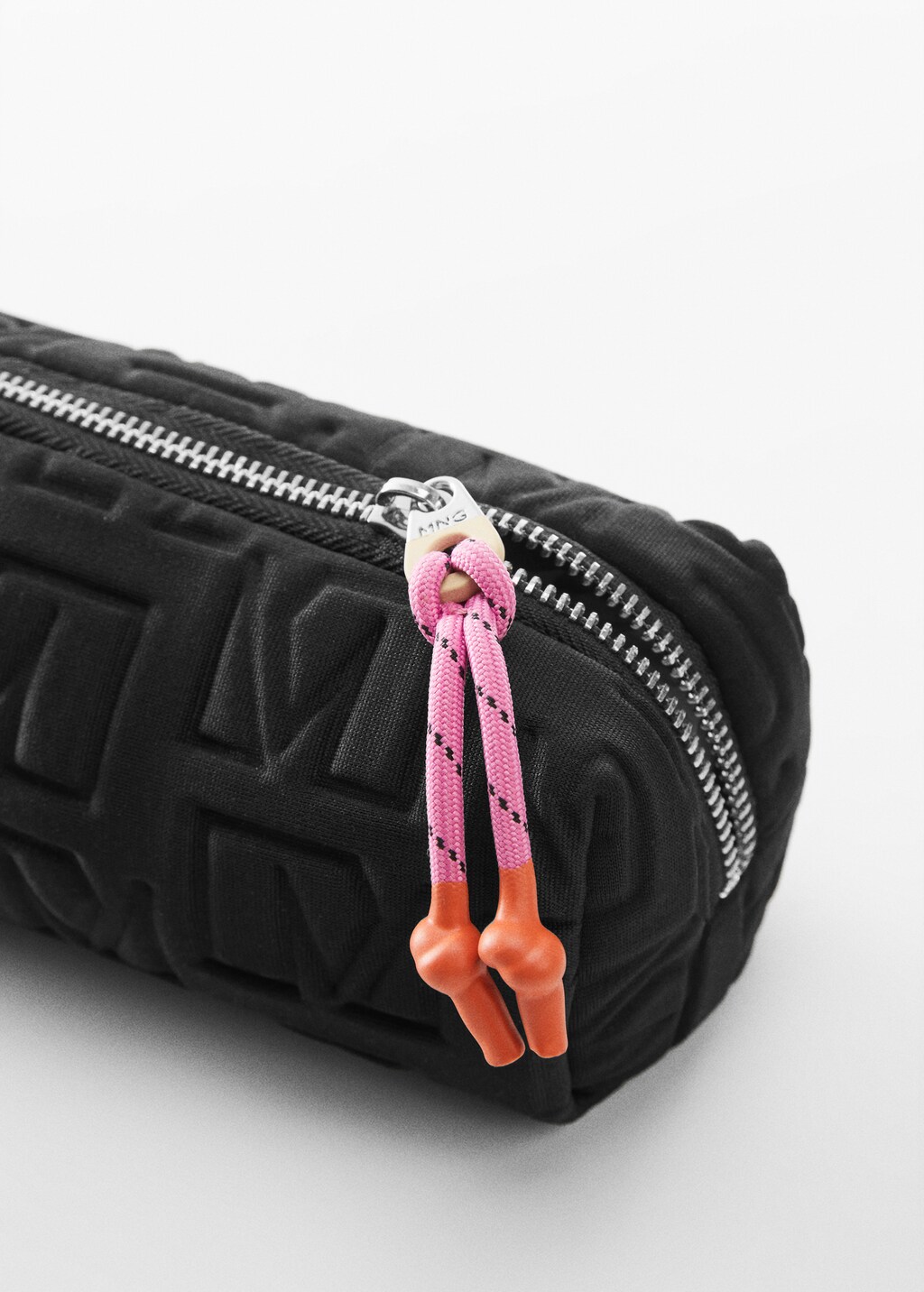 Estuche acolchado Mujer MNG Ecuador