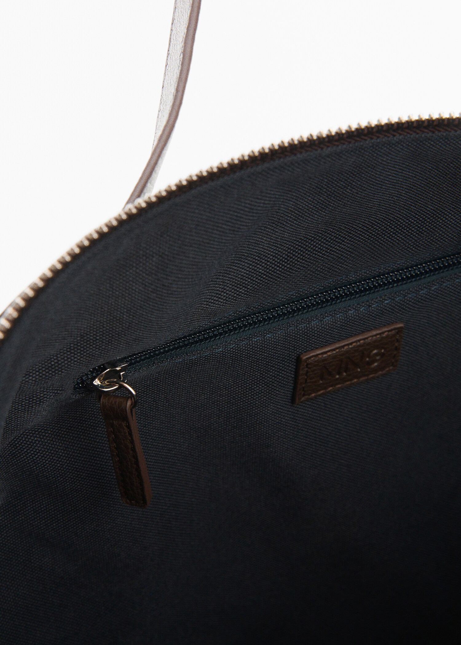 Patent leather-effect bowling bag - Details of the article 2