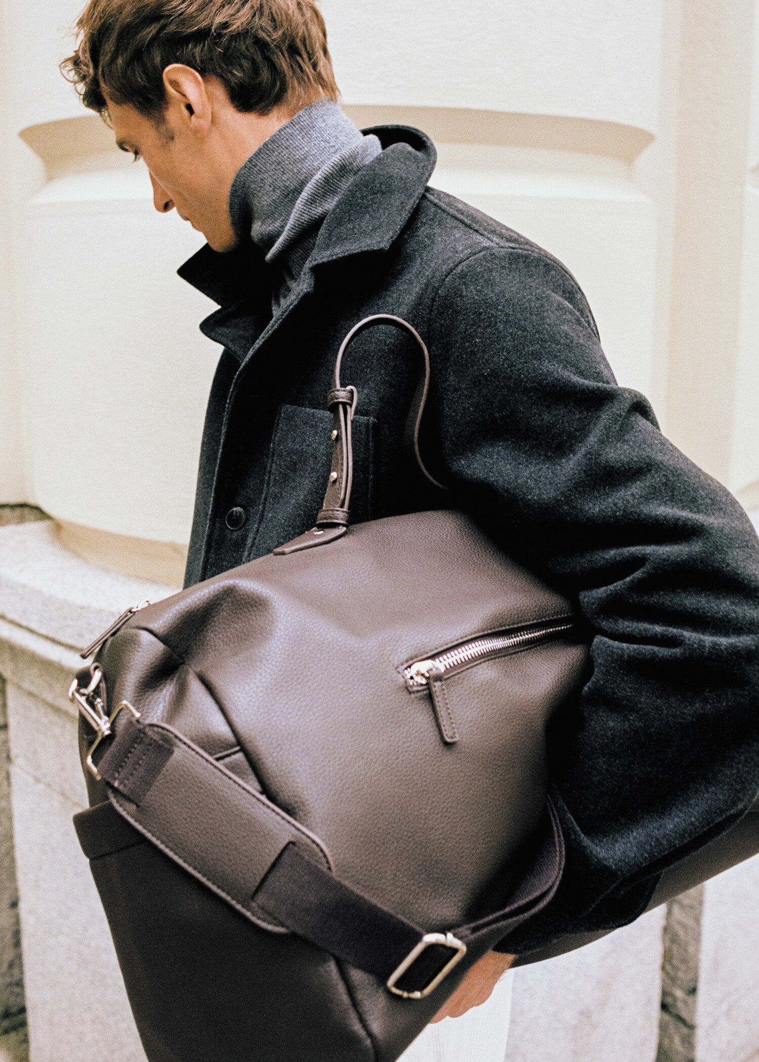 Patent leather-effect bowling bag - Details of the article 9