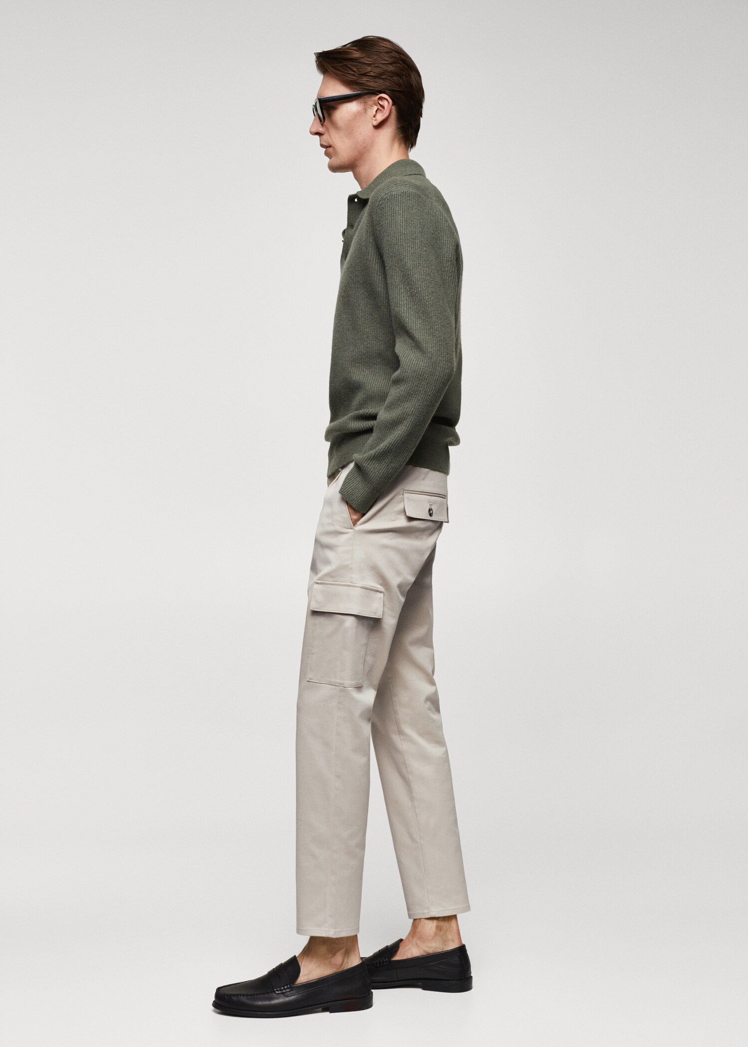 Slim-fit cotton cargo trousers - Details of the article 2