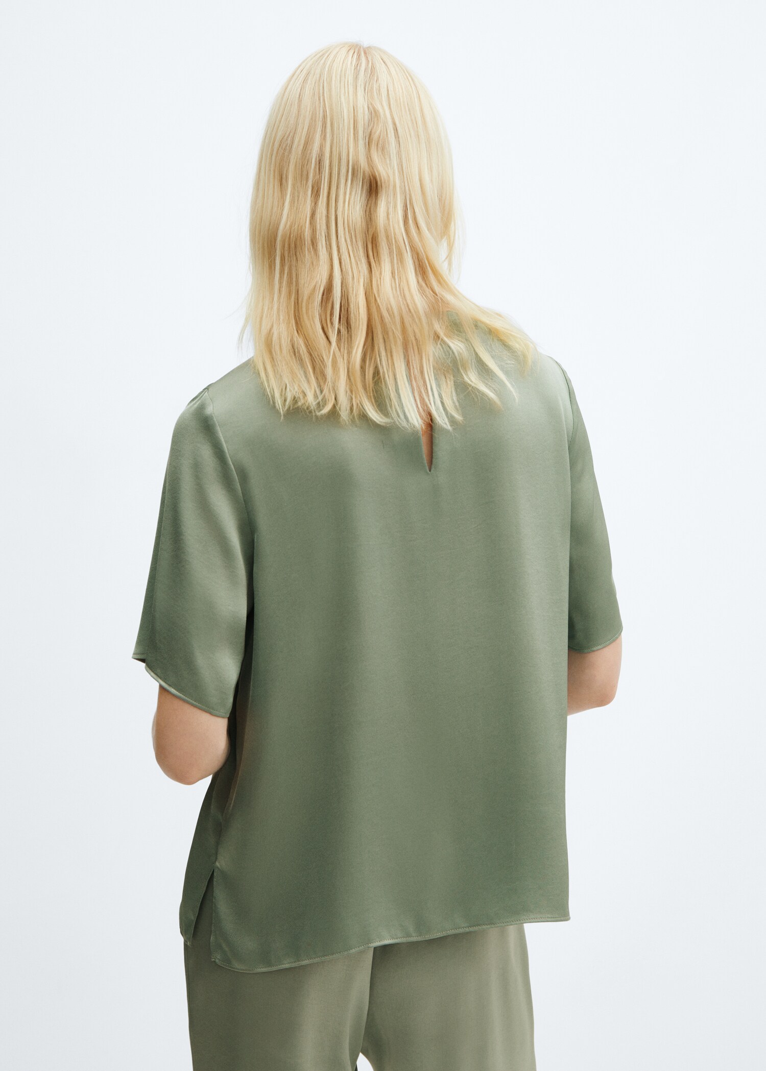 Satin blouse - Reverse of the article