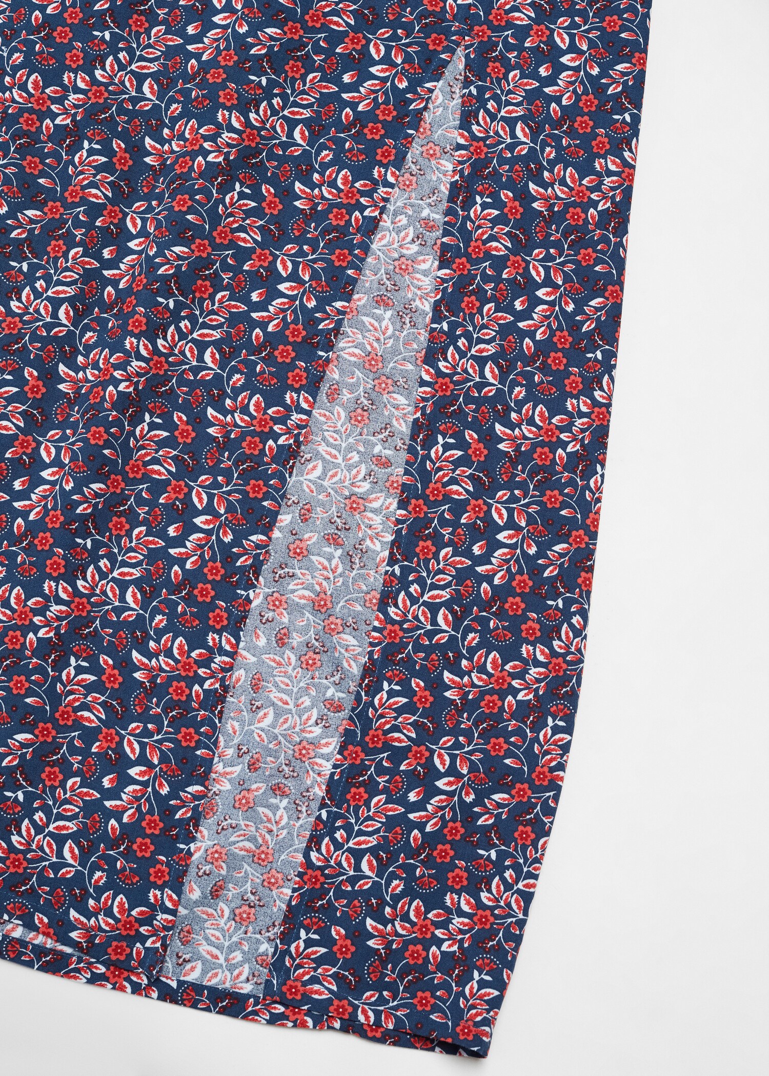 Printed skirt with slit - Details of the article 8