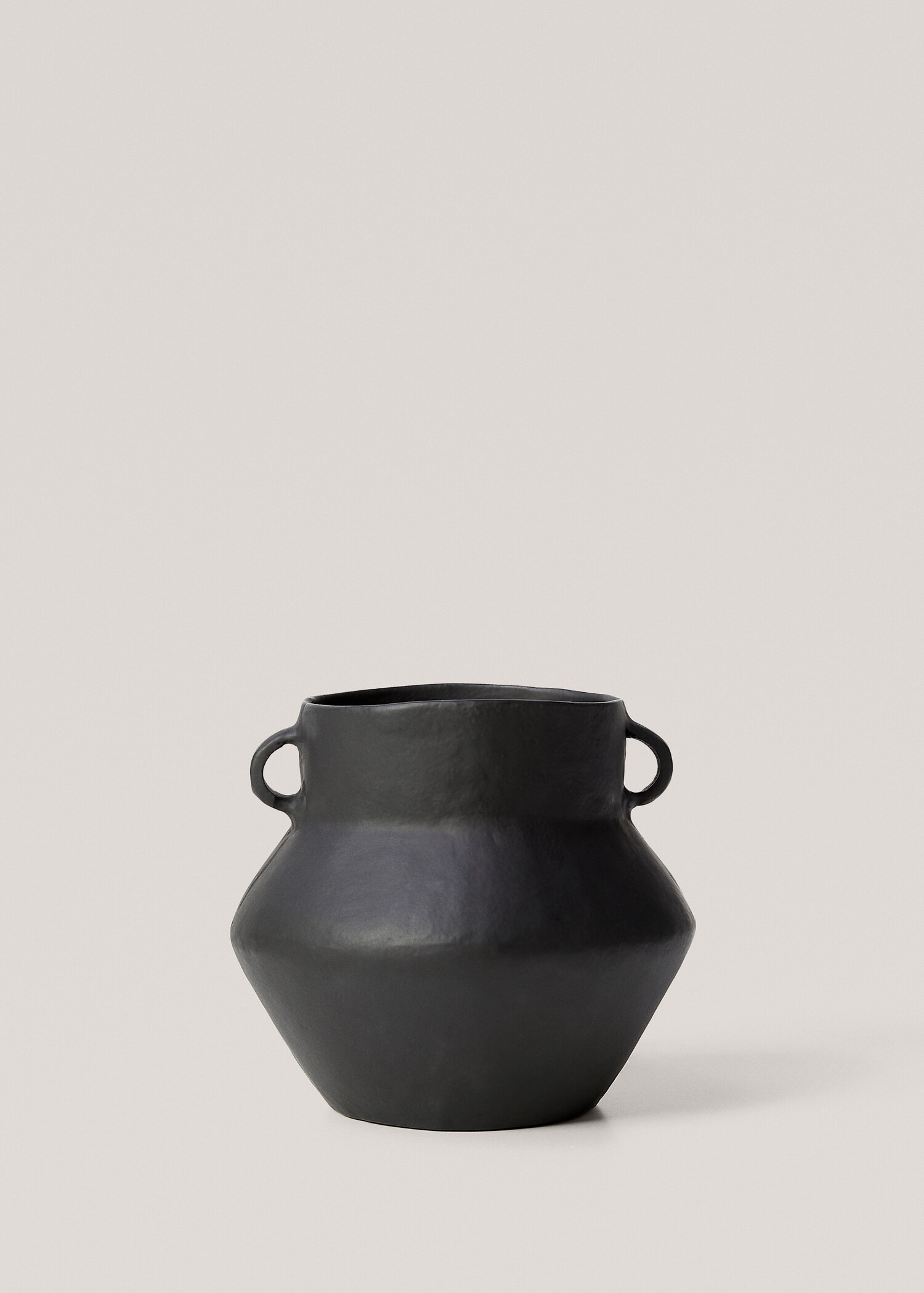 Iron vase  - Article without model