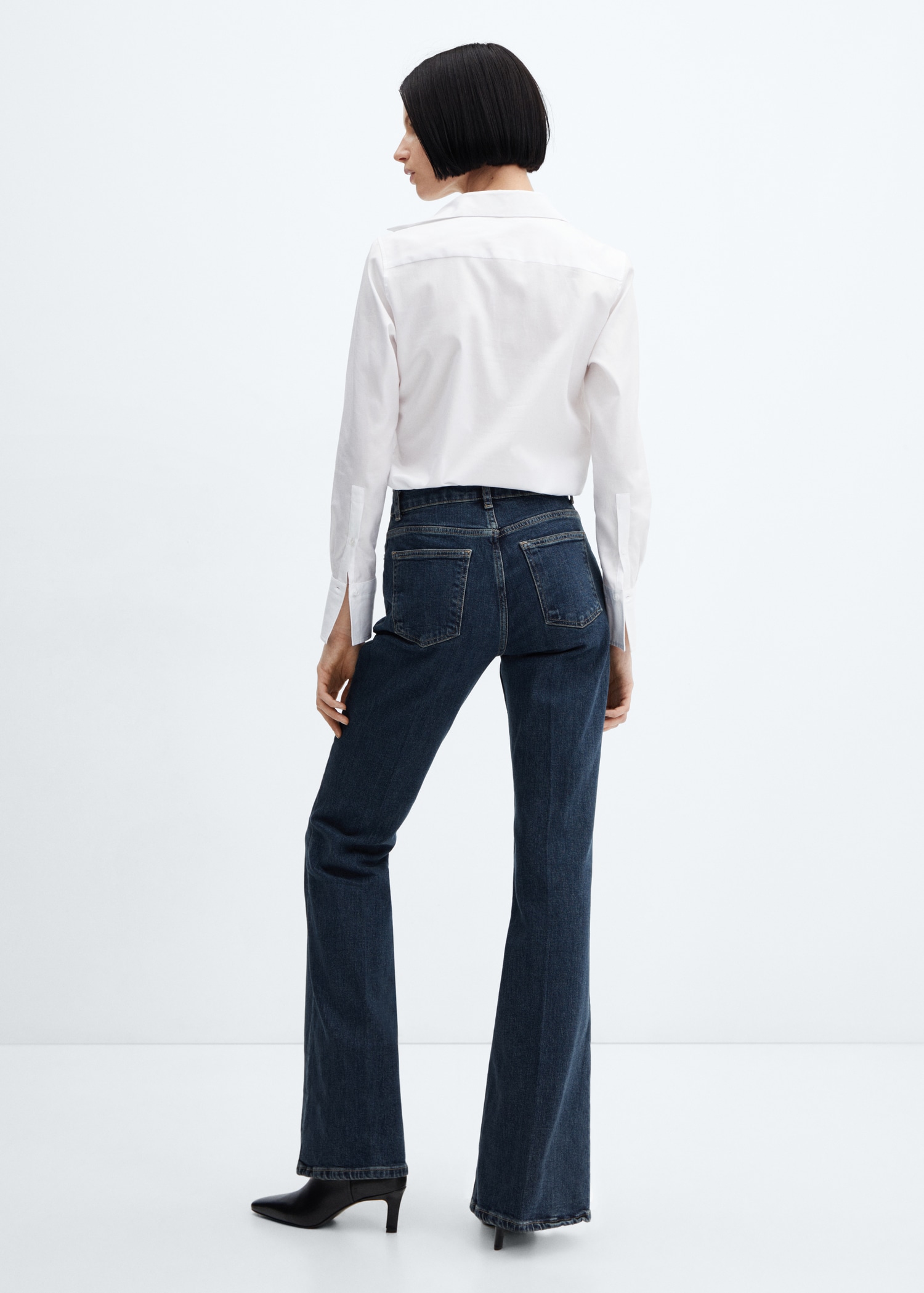 Medium-rise flared jeans  - Reverse of the article