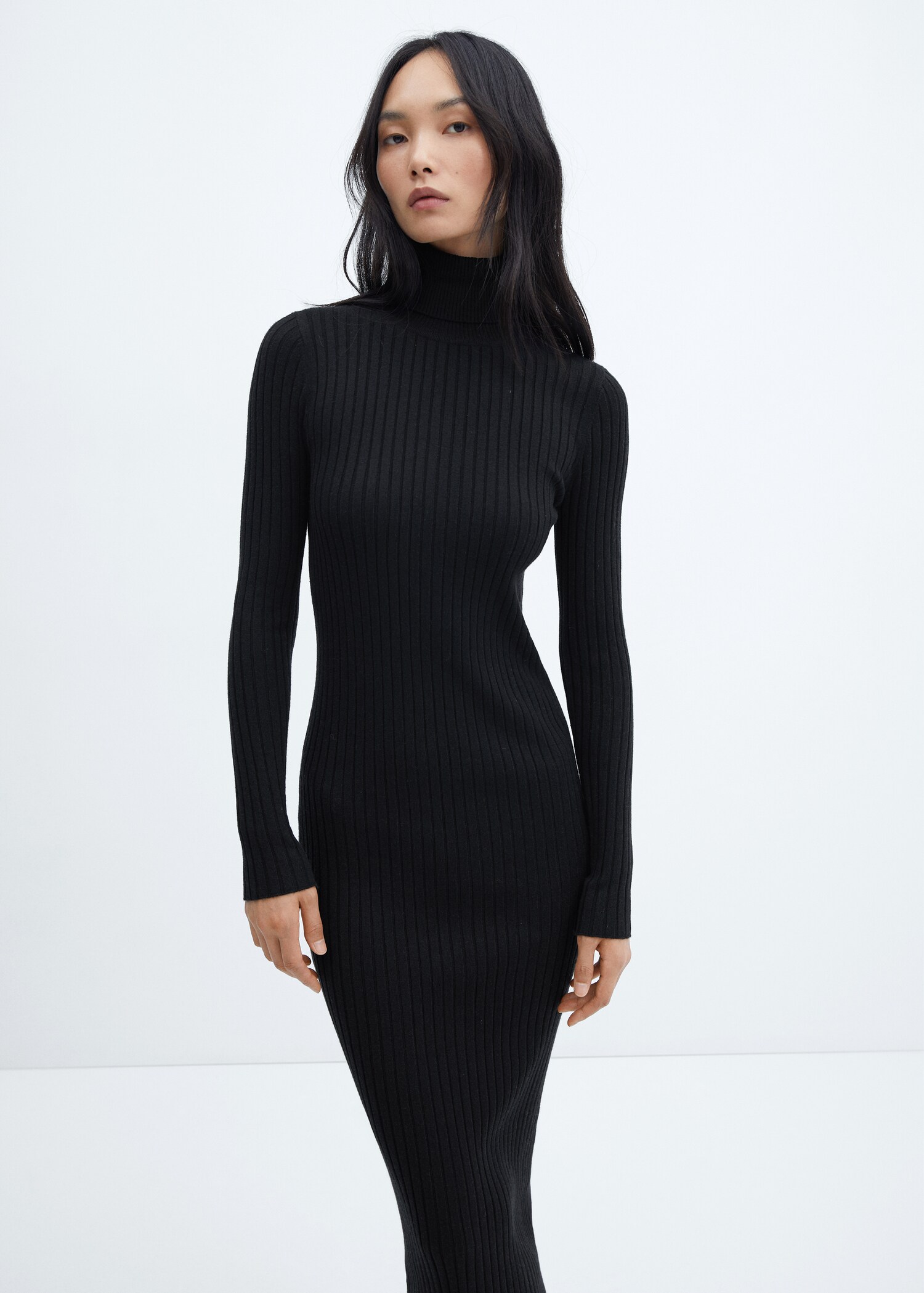 Vestito midi a coste collo alto - Piano medio