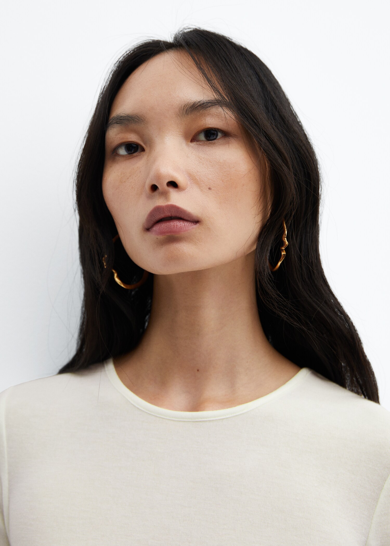 Round-neck knitted t-shirt - Details of the article 1