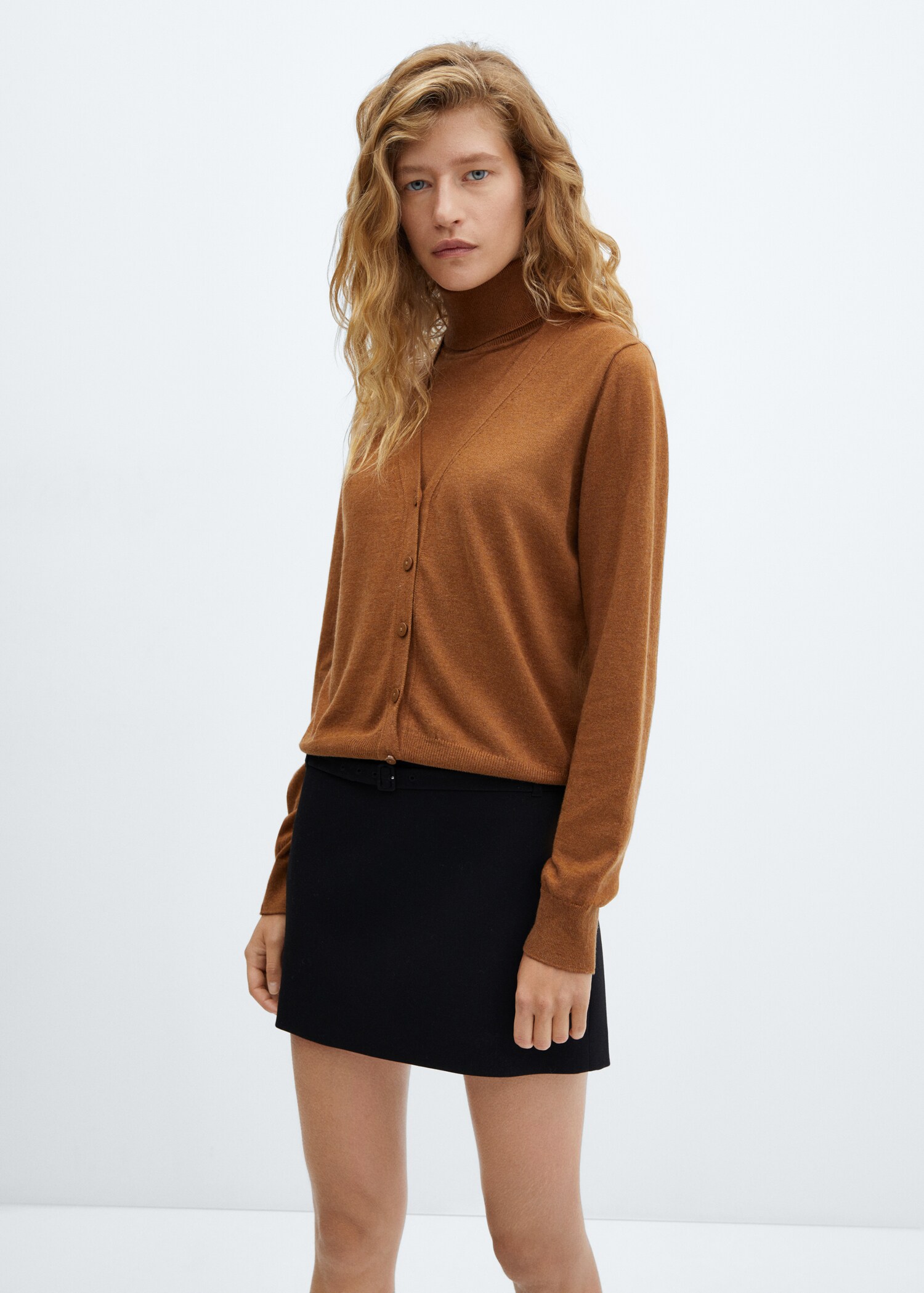 V-neck knit cardigan - Medium plane