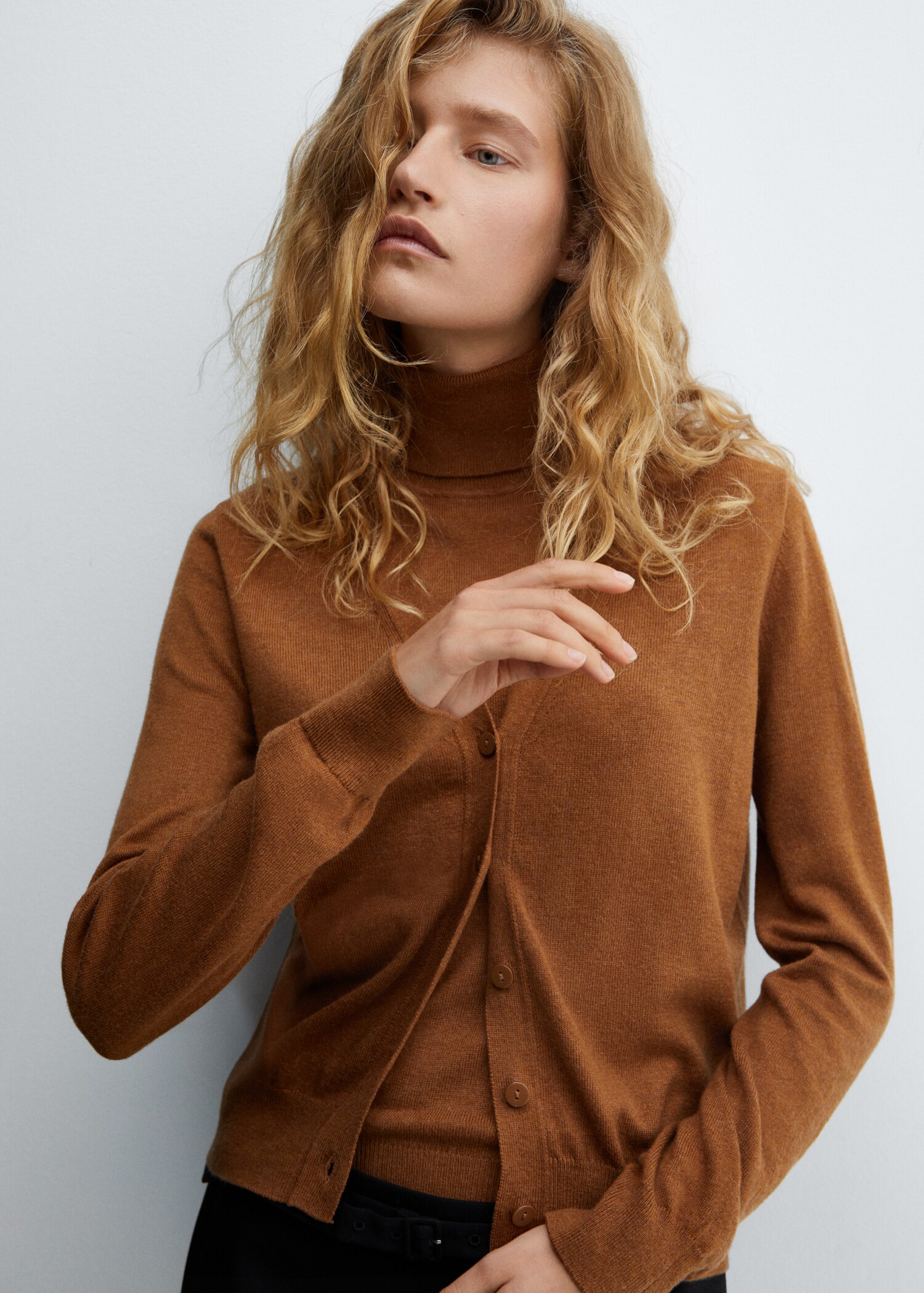 V-neck knit cardigan - Details of the article 1