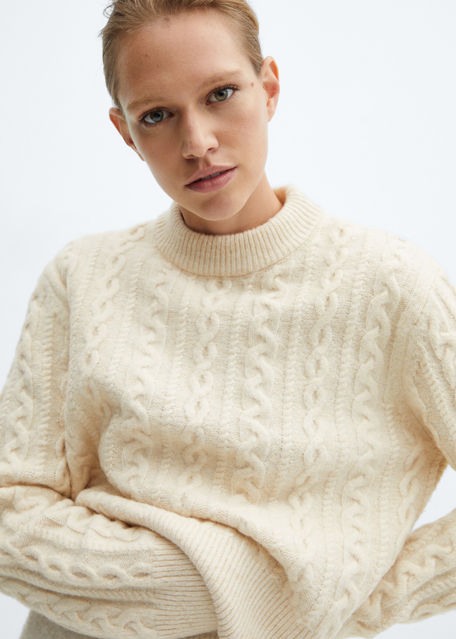 Knitted braided sweater - Details of the article 1