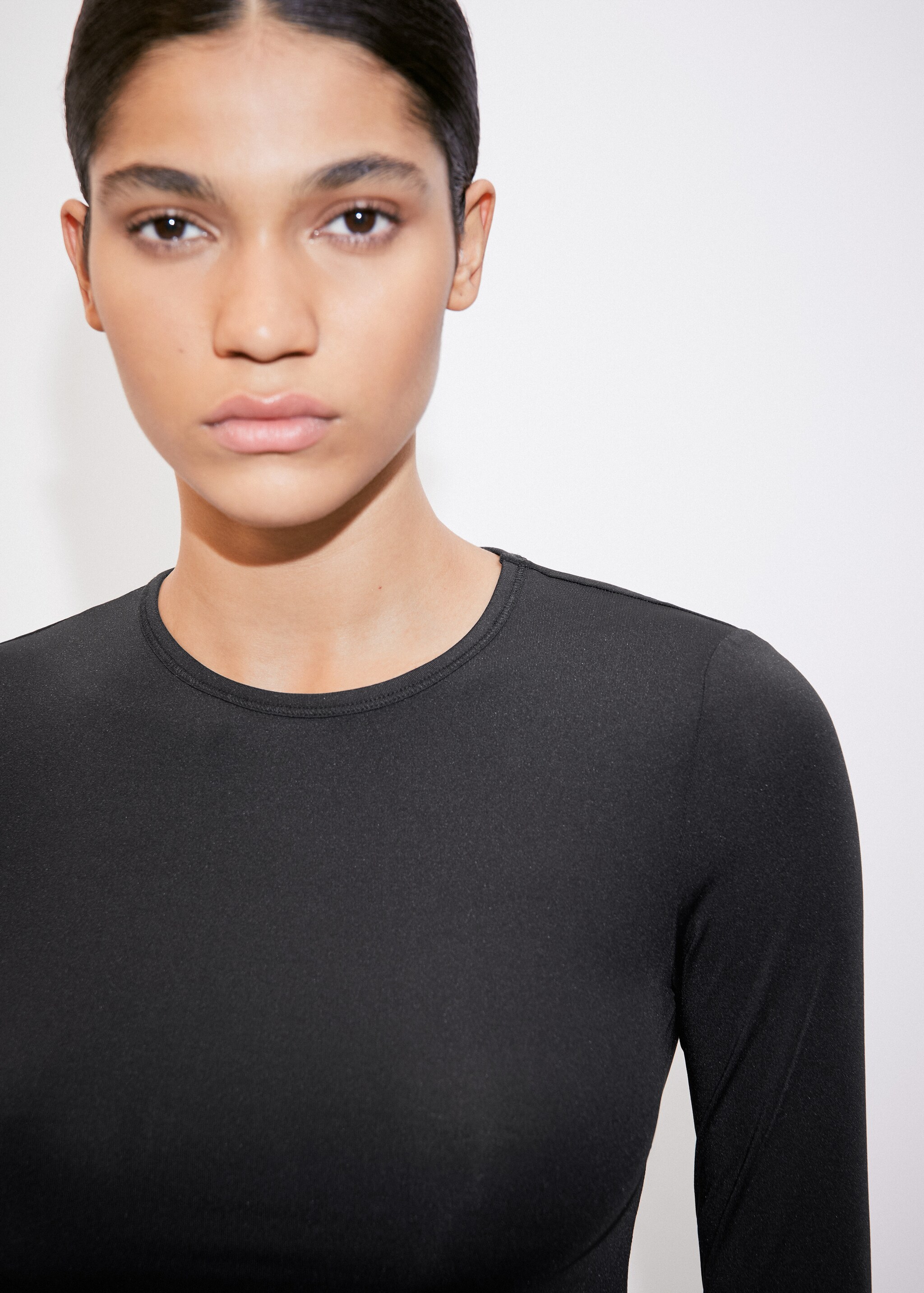 Rounded neck t-shirt - Details of the article 1