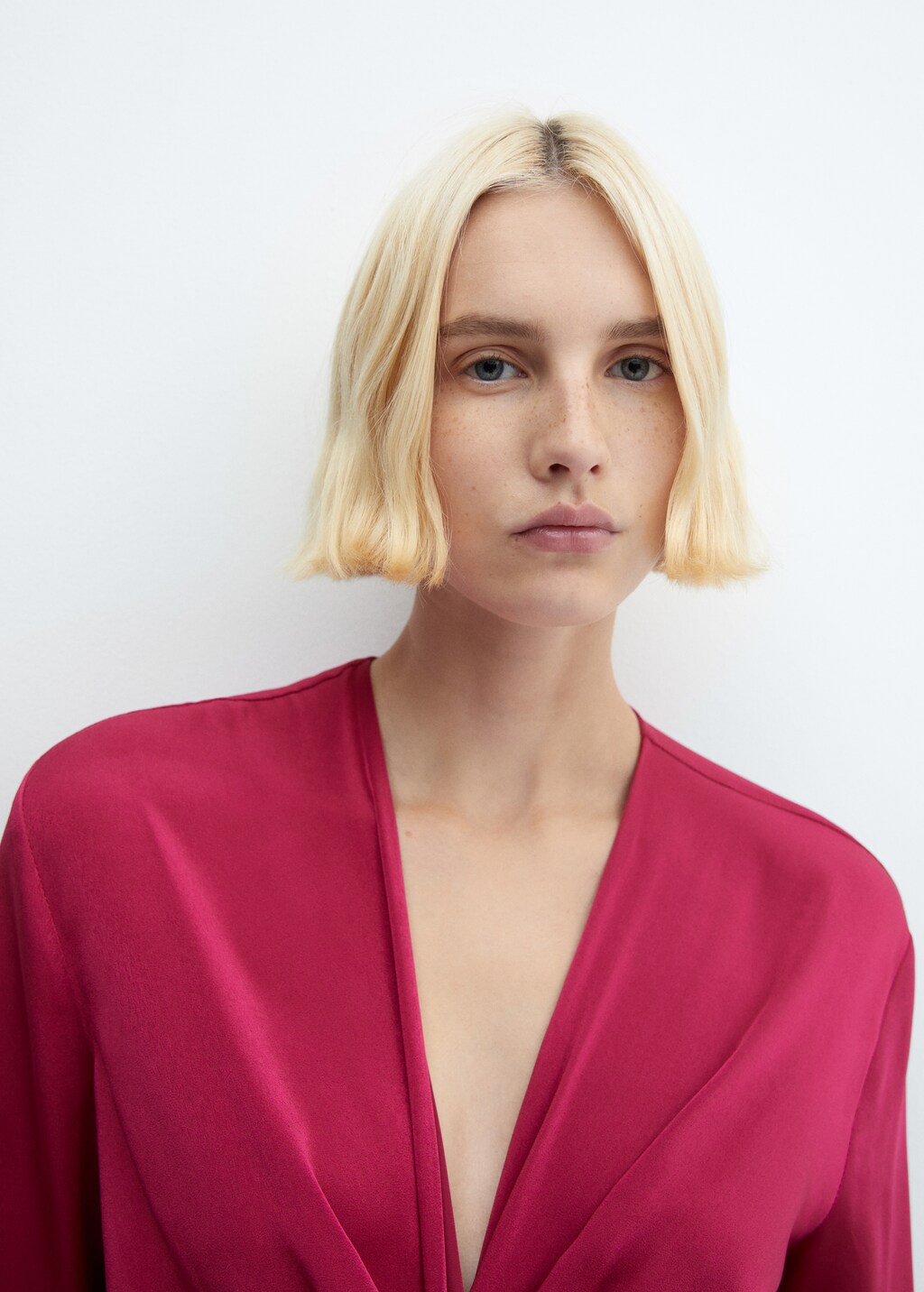 Satin dress with knot