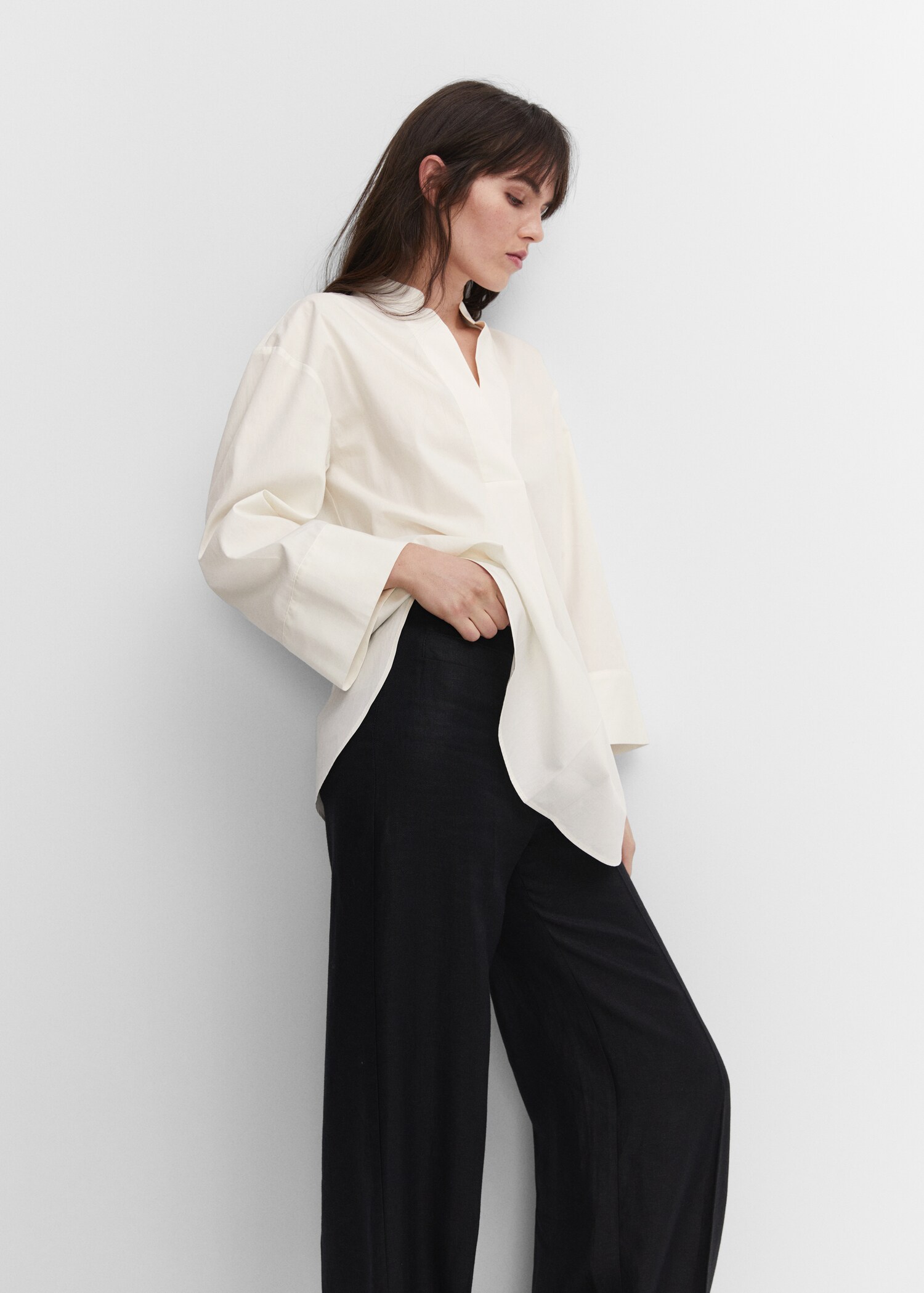 Blusa oversize cuello pico - Detalle del artículo 2