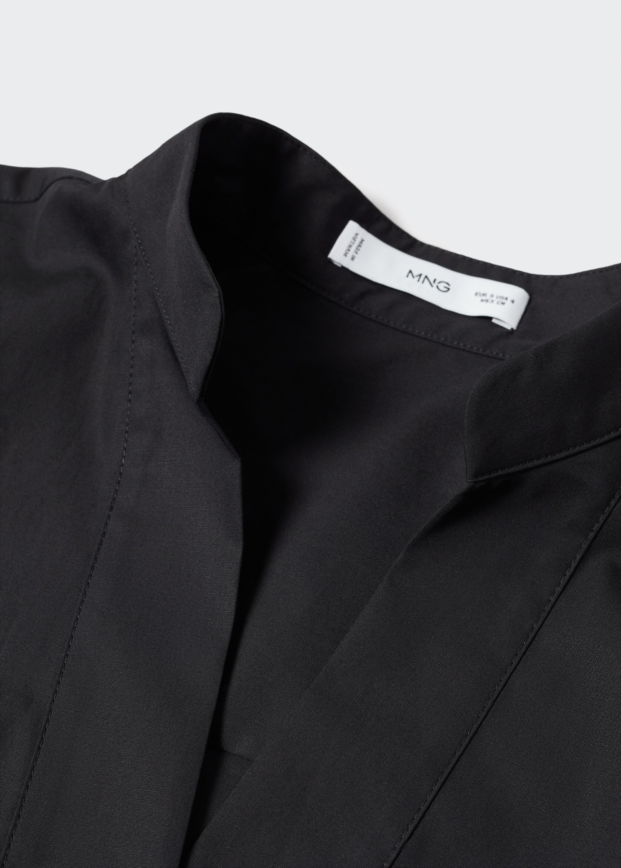 Oversized V-neck blouse - Details of the article 8
