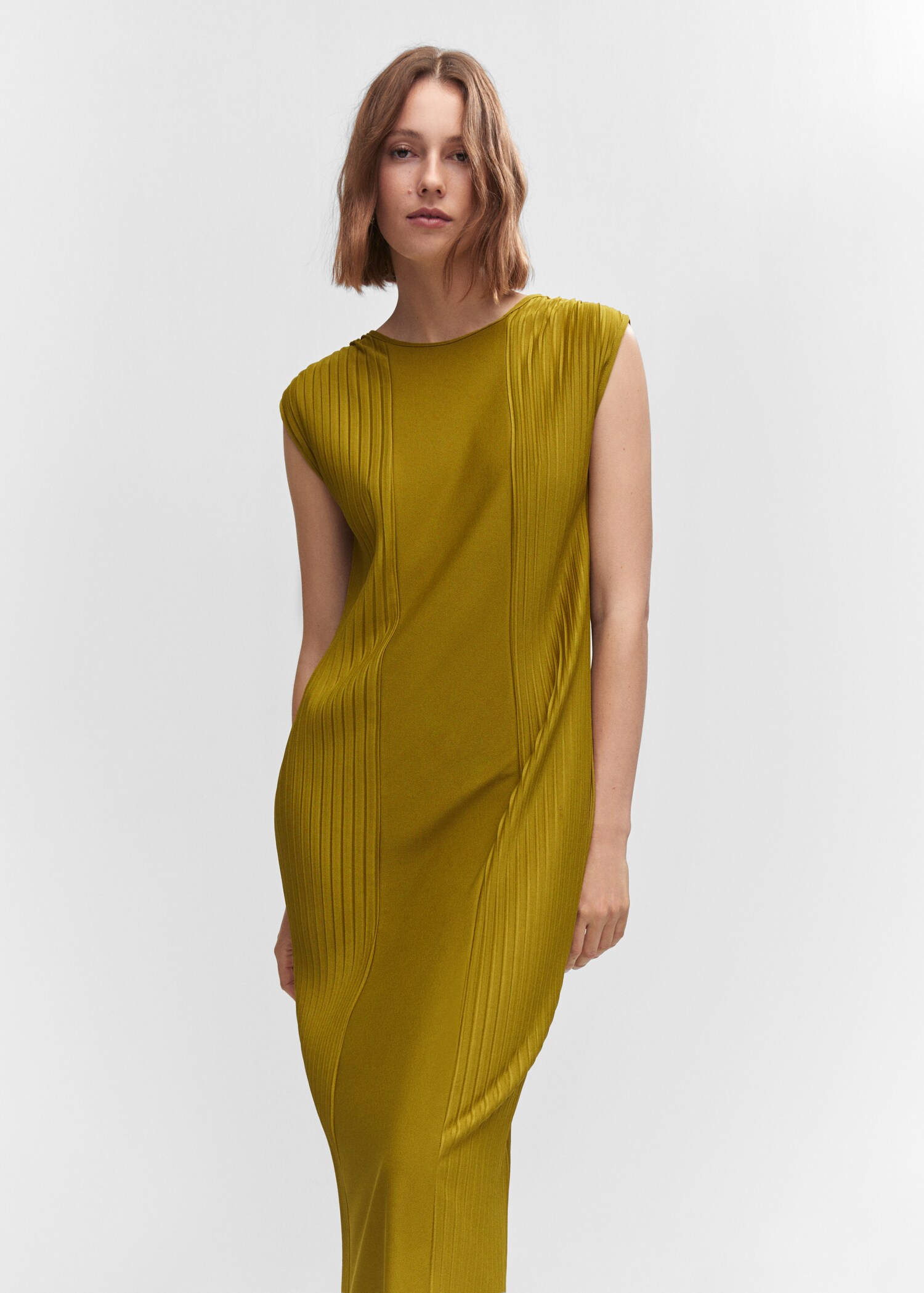Vestido detalles plisados - Plano medio