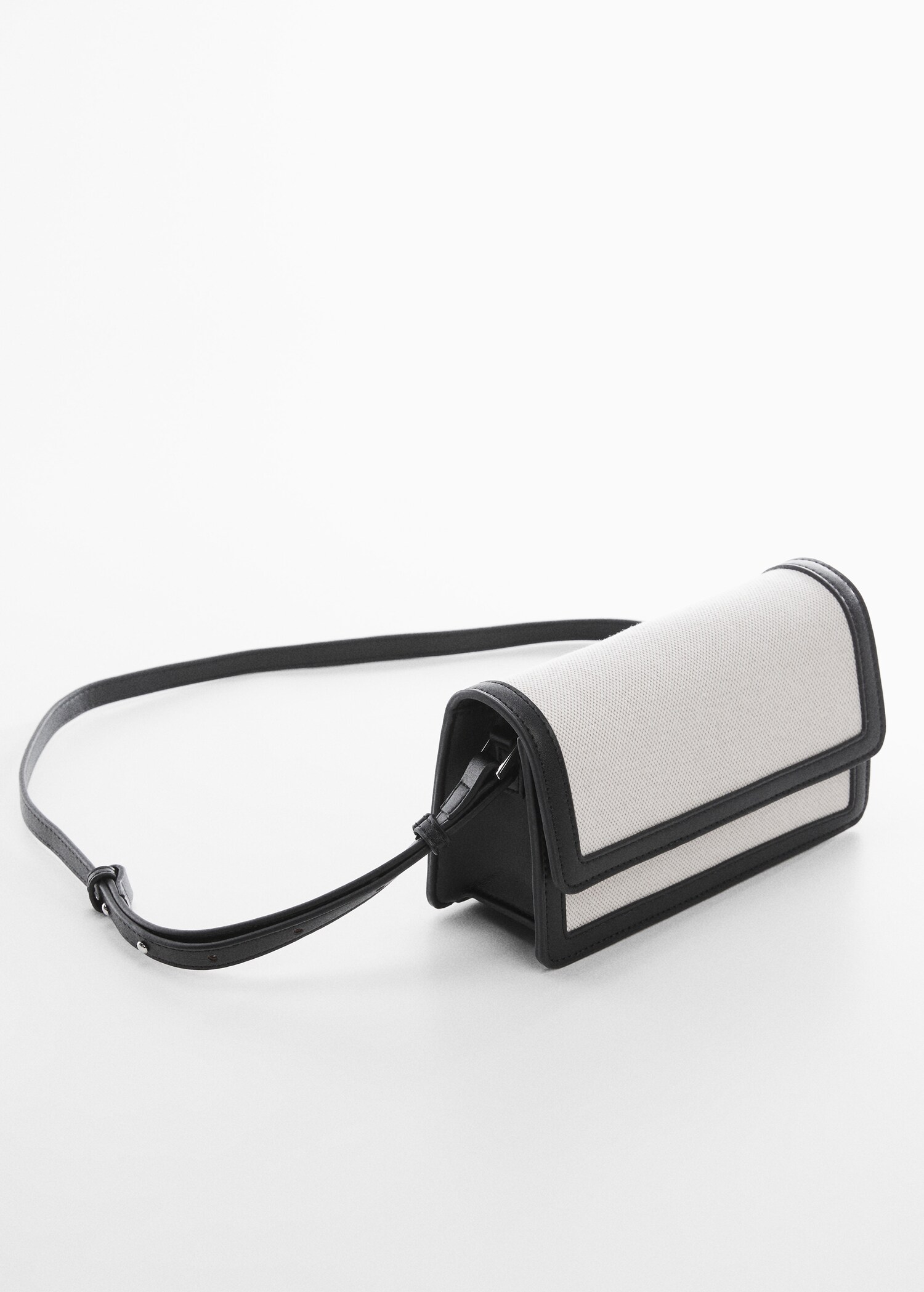 Textured bag with flap - Medium plane