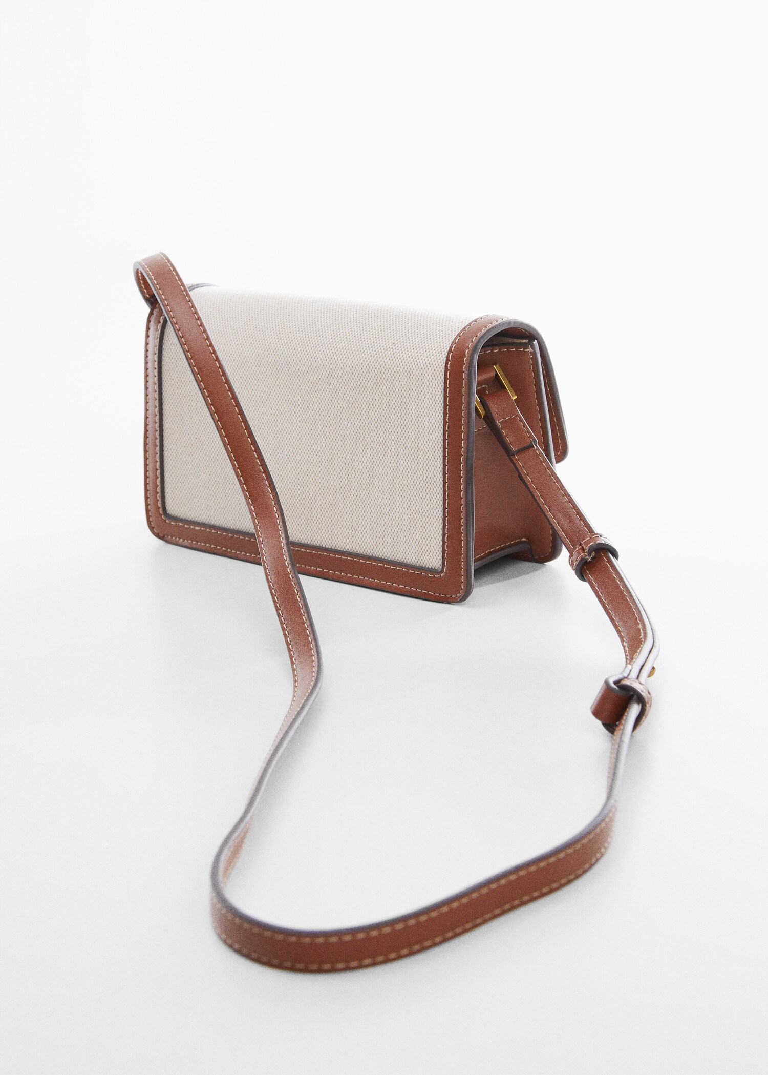 Textured bag with flap - Details of the article 1
