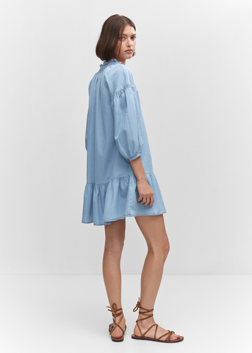 Puffed-sleeved dress will frills