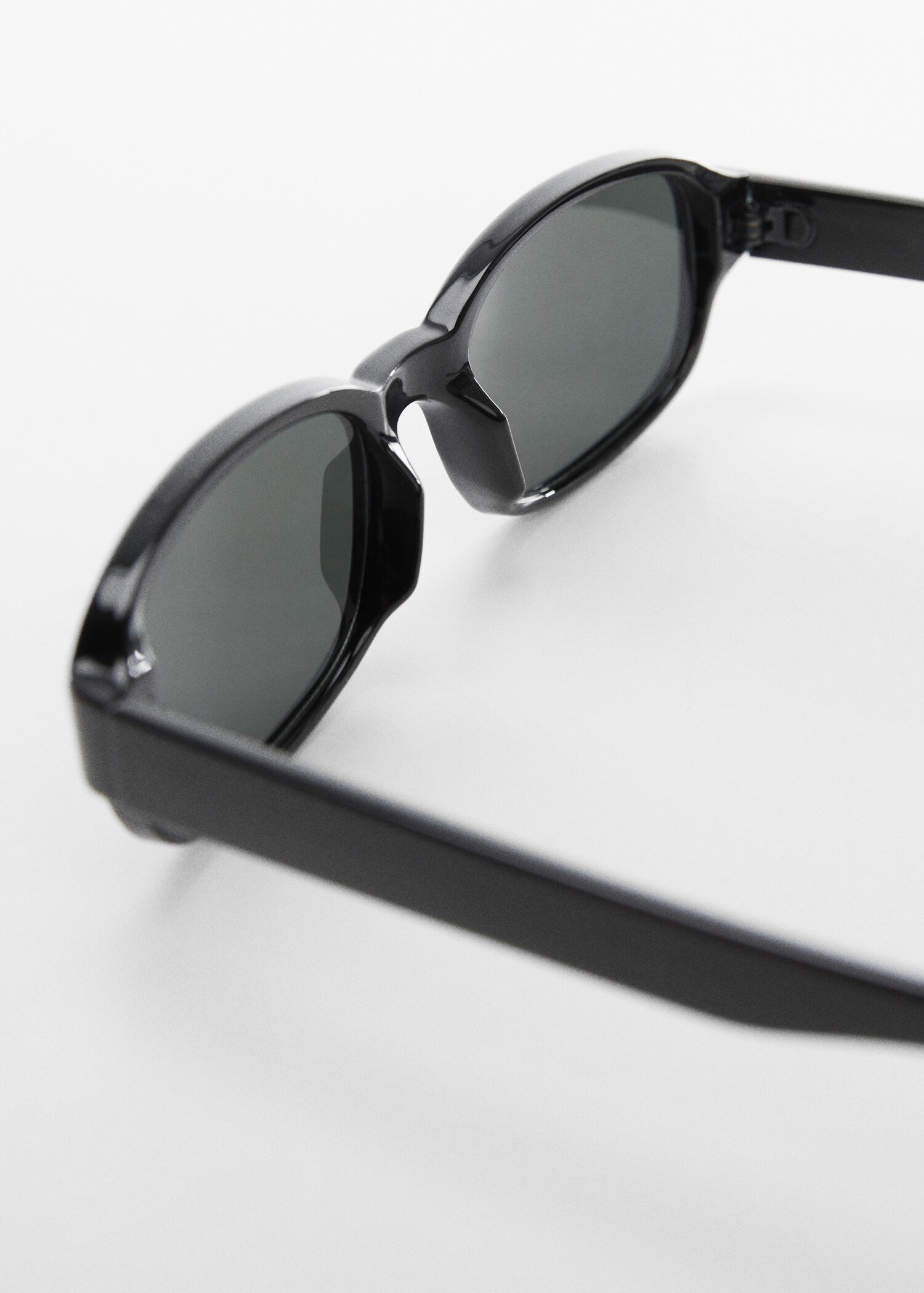 Retro style sunglasses - Details of the article 1