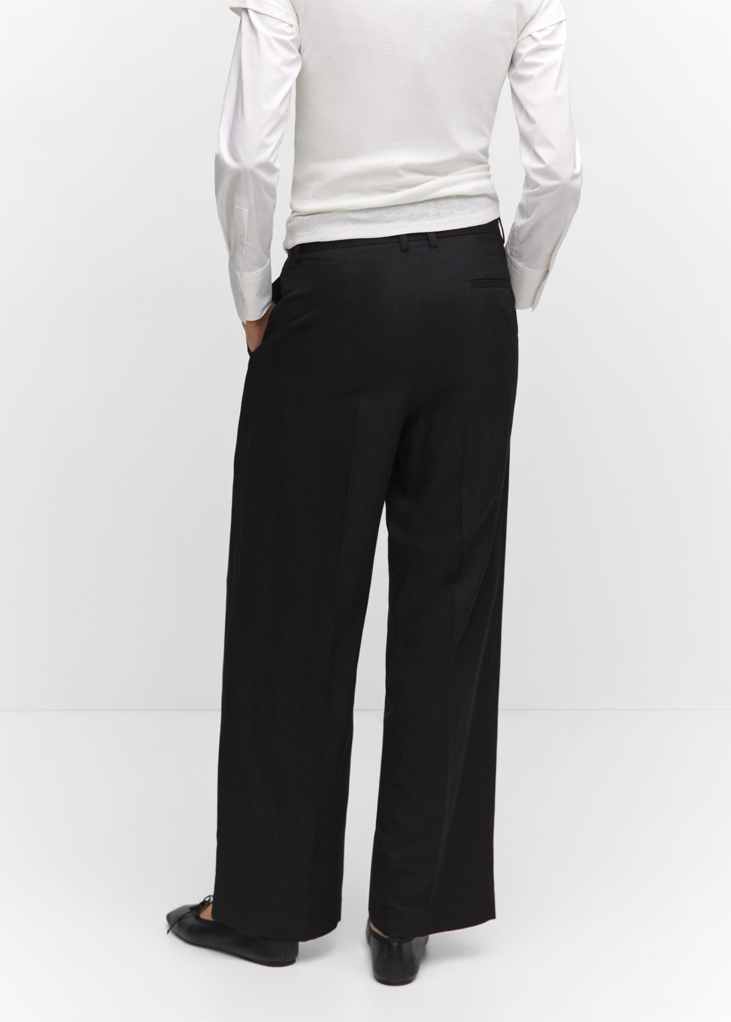 Wideleg pleated trousers - Reverse of the article